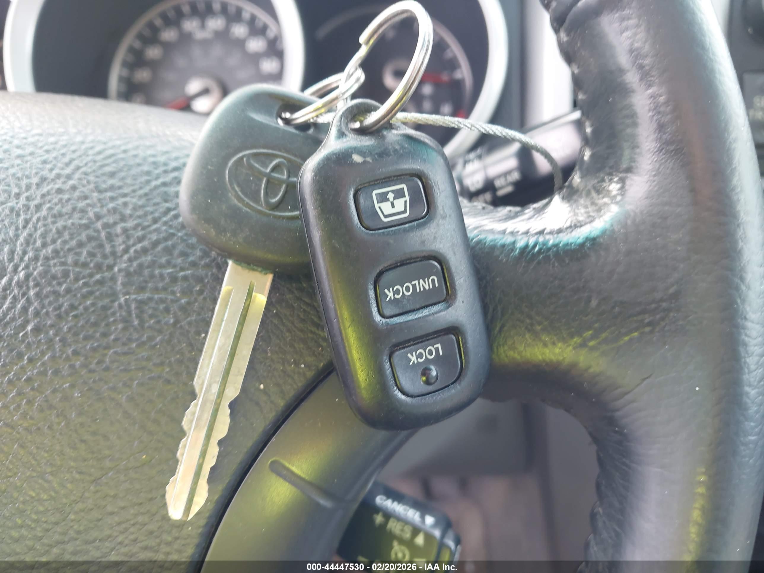 TOYOTA 4RUNNER image 11