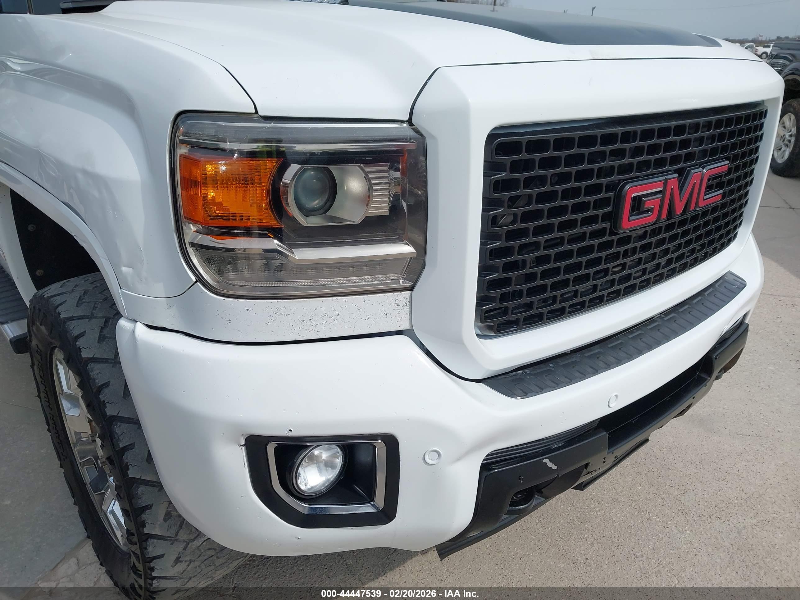 GMC SIERRA image 6