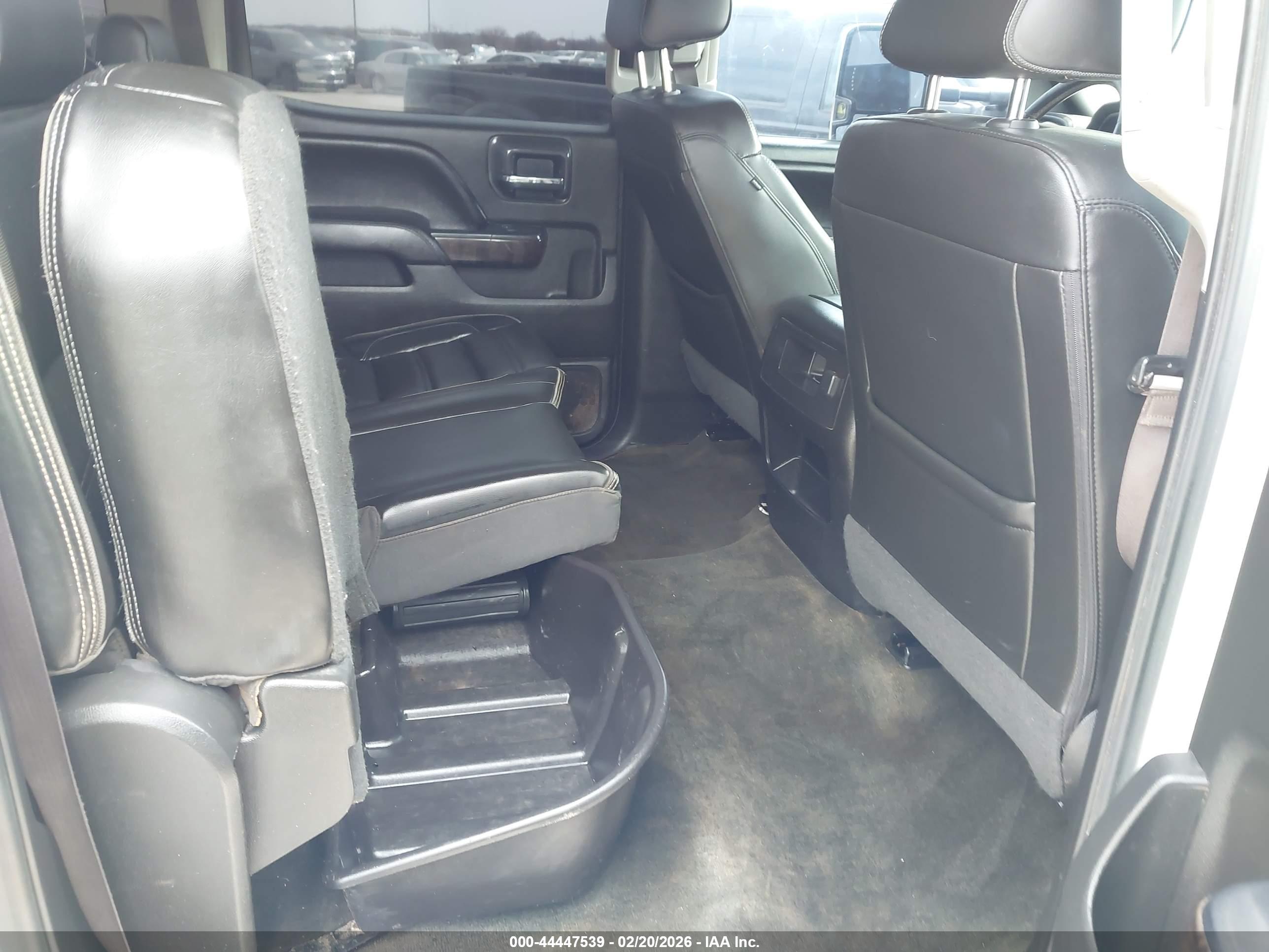 GMC SIERRA image 8
