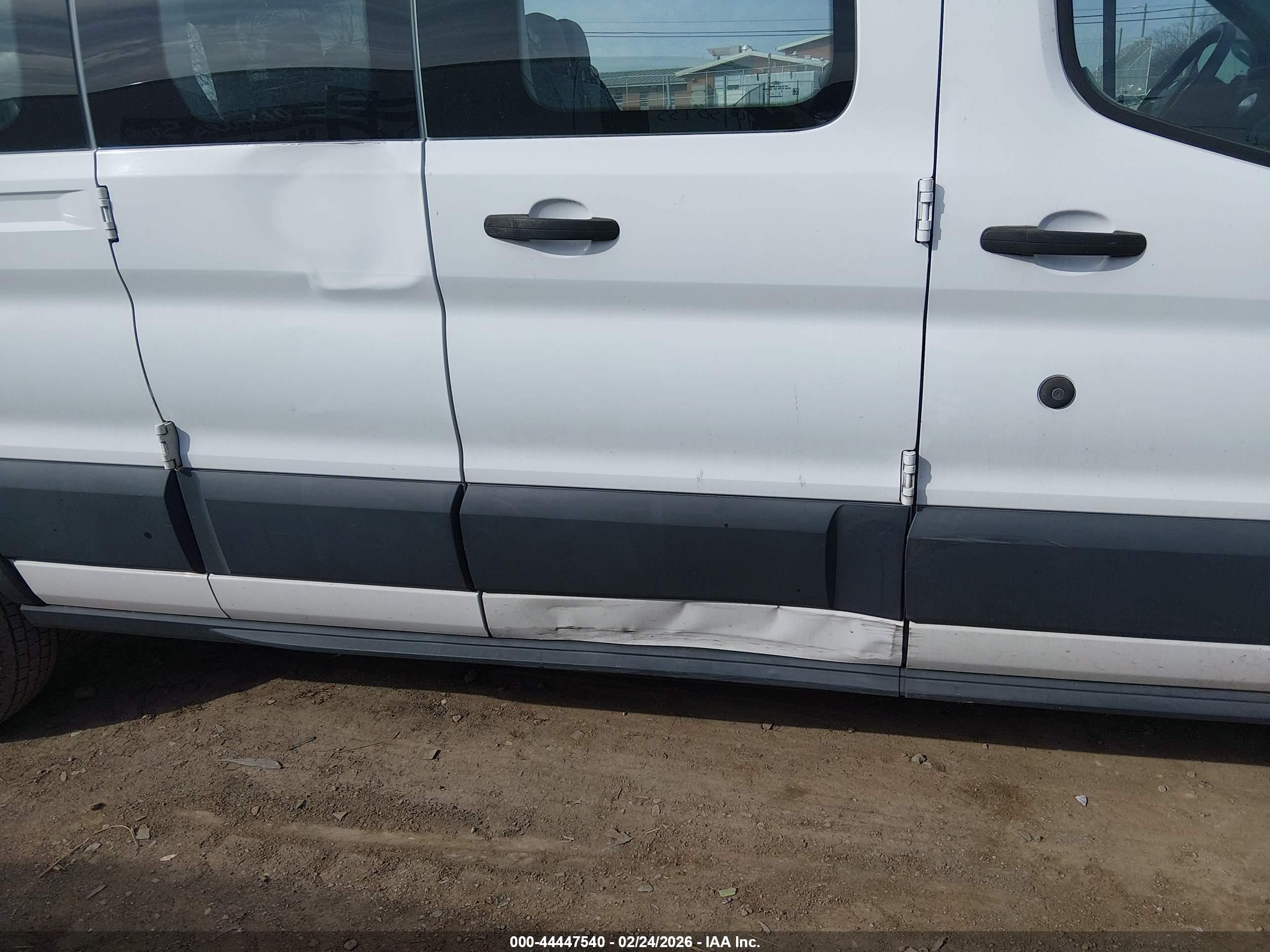 FORD TRANSIT-350 image 6