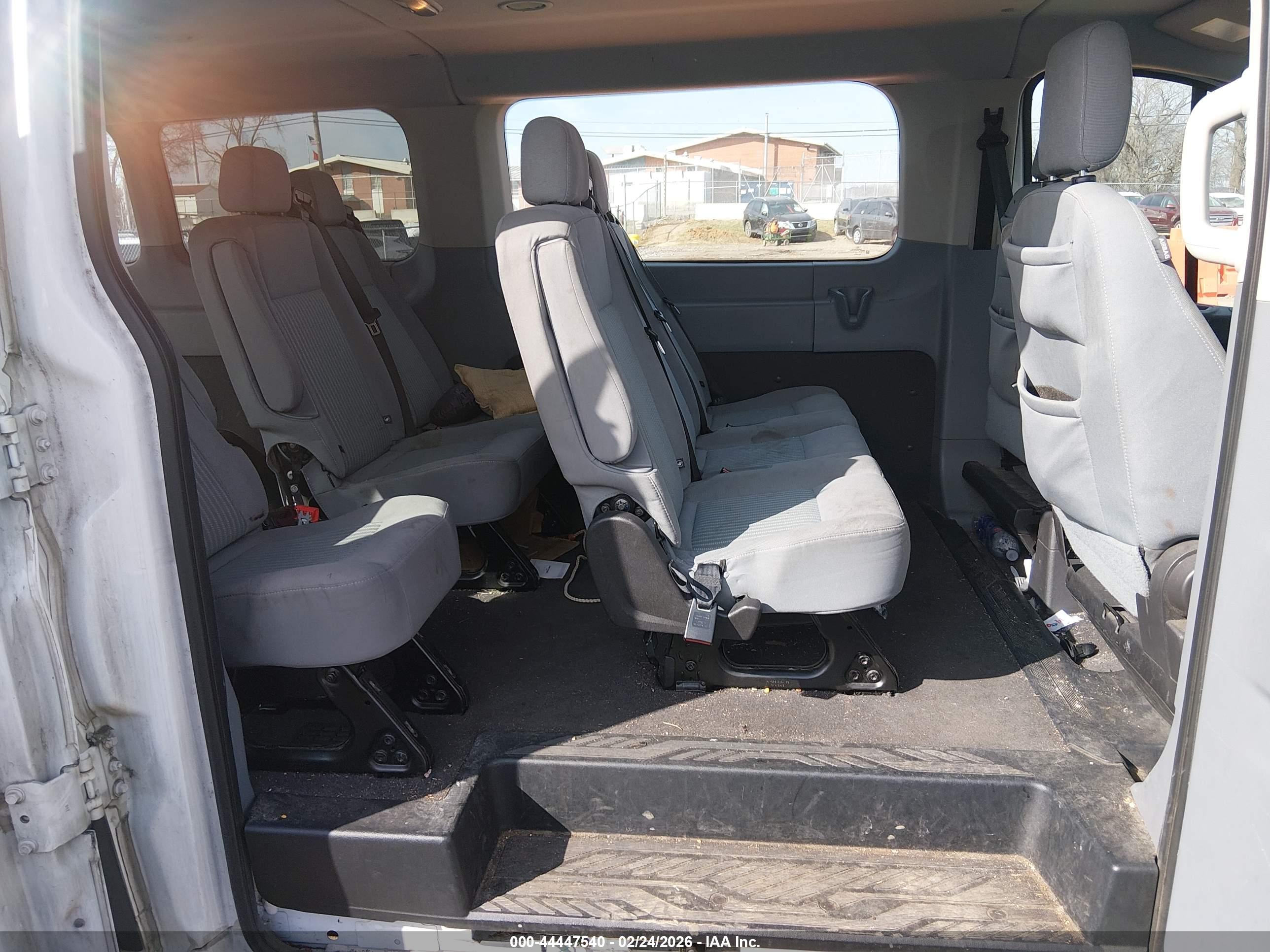 FORD TRANSIT-350 image 8