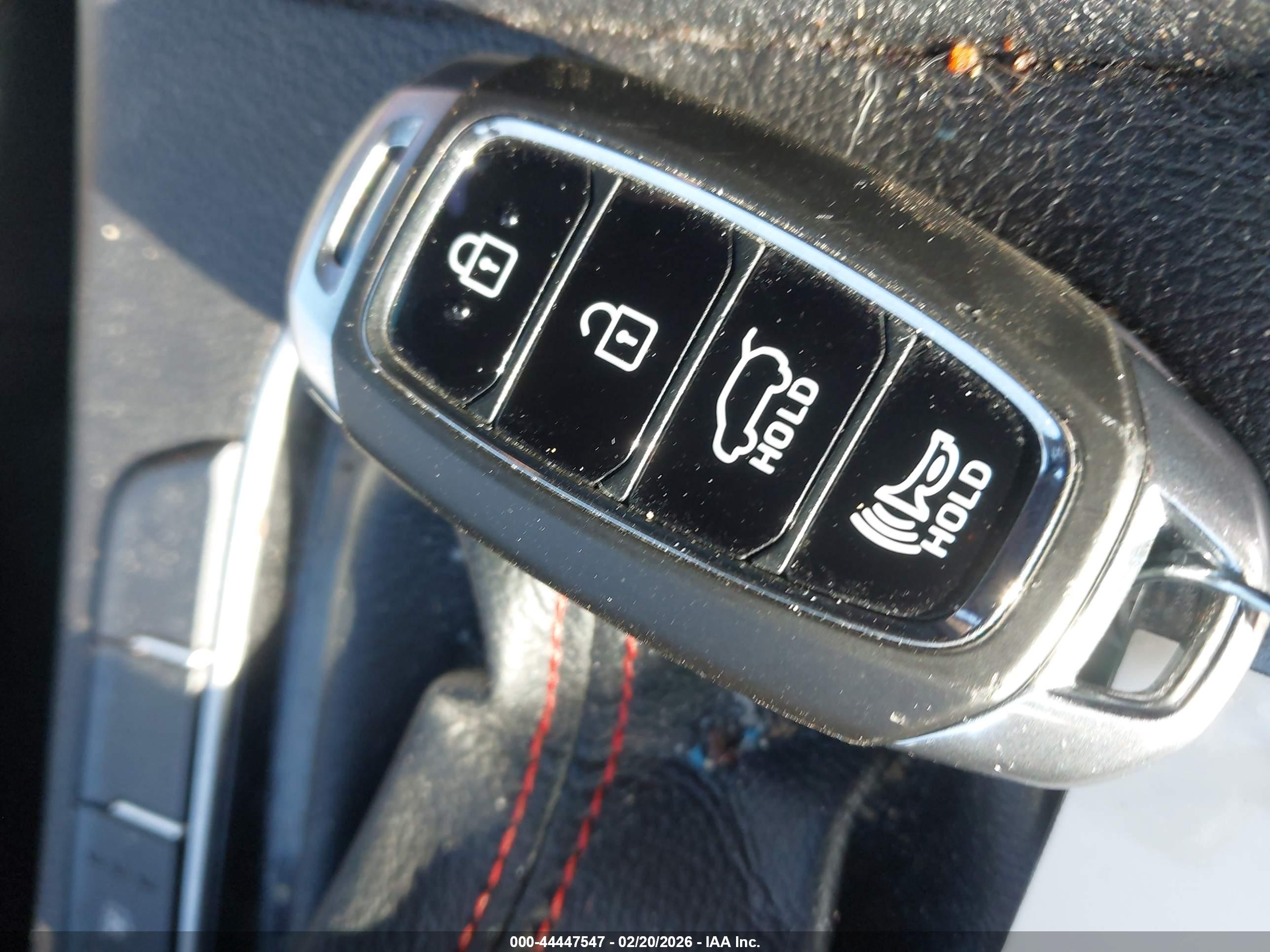 HYUNDAI ELANTRA image 11
