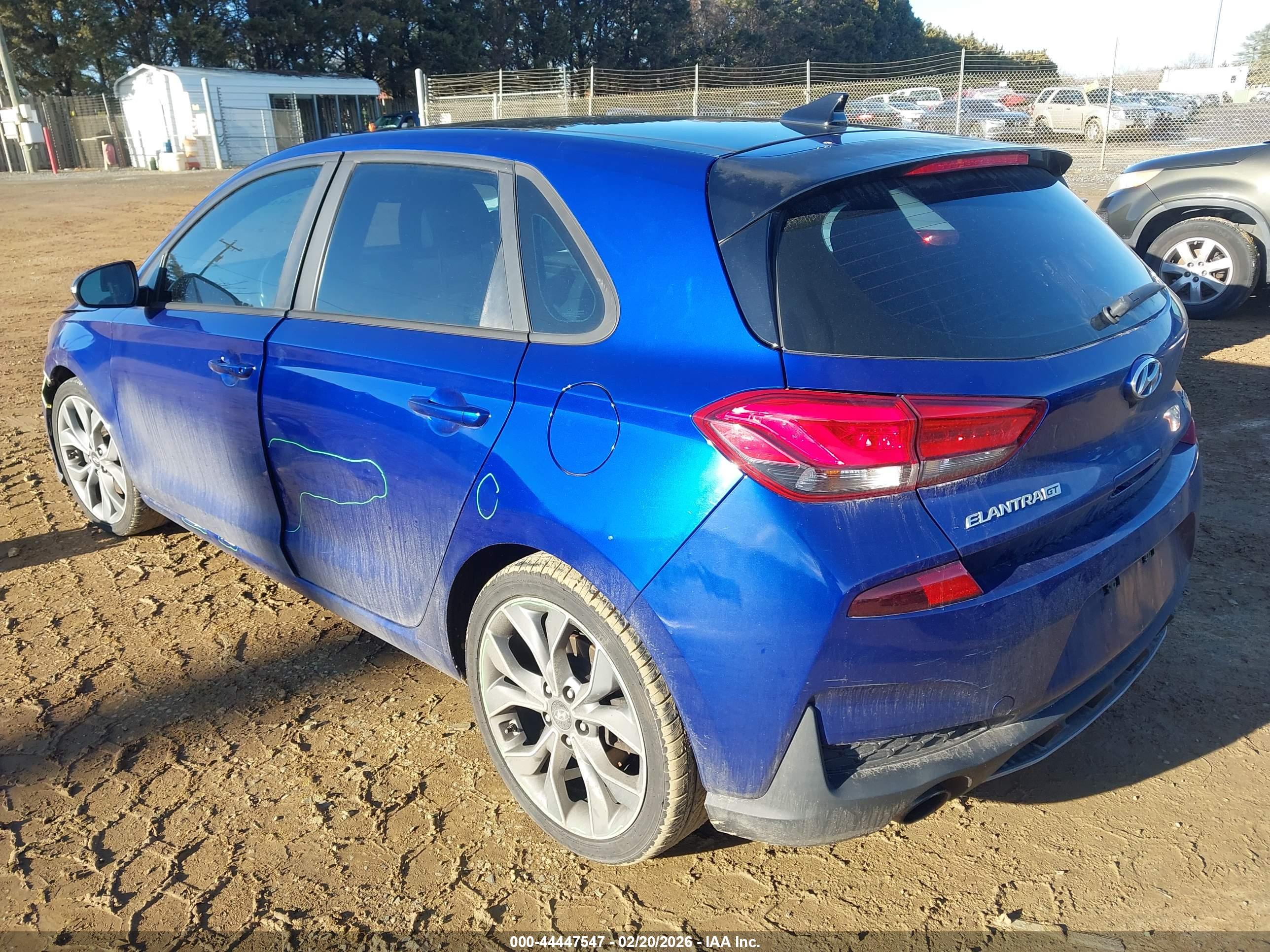 HYUNDAI ELANTRA image 3