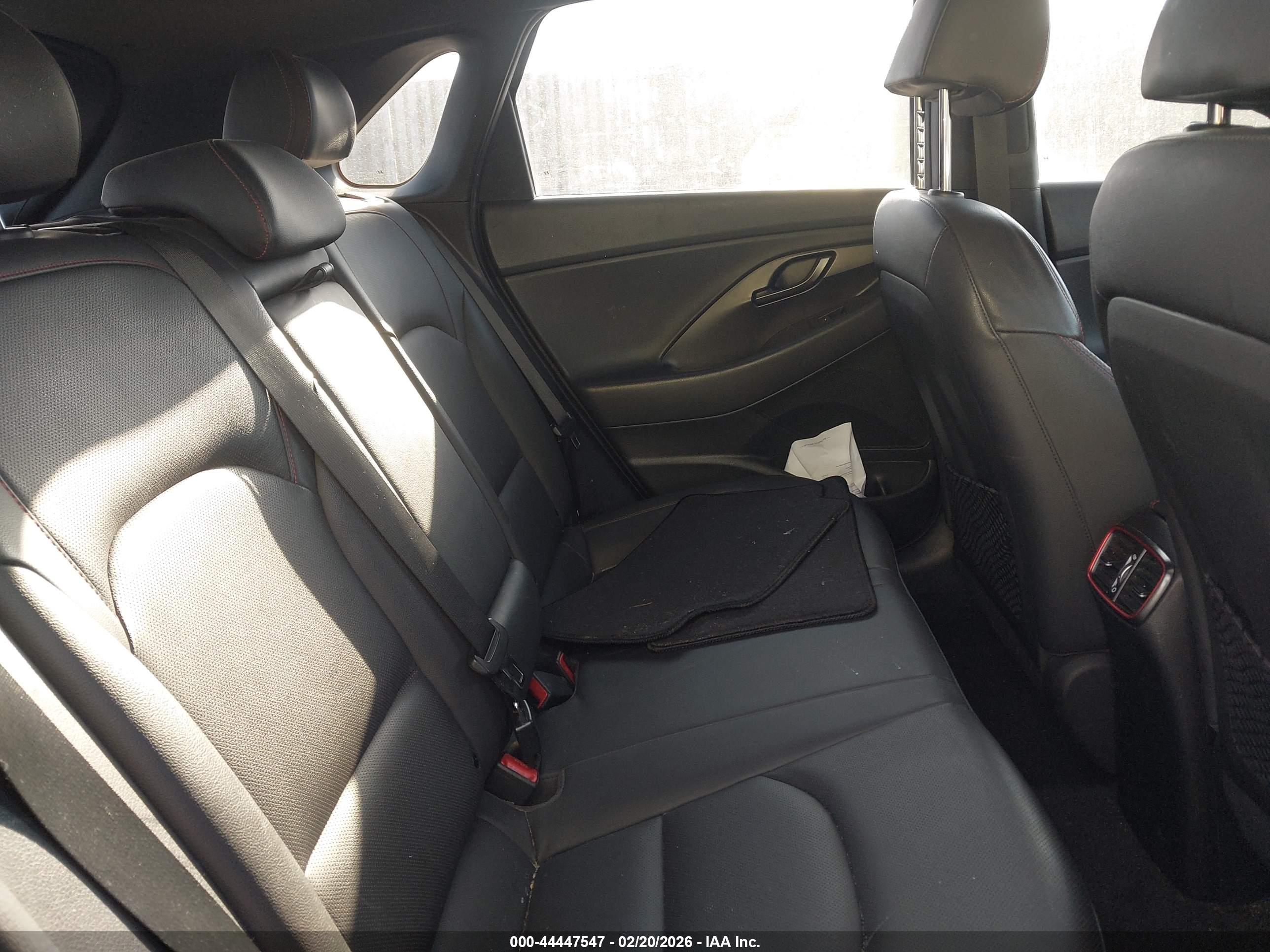 HYUNDAI ELANTRA image 8