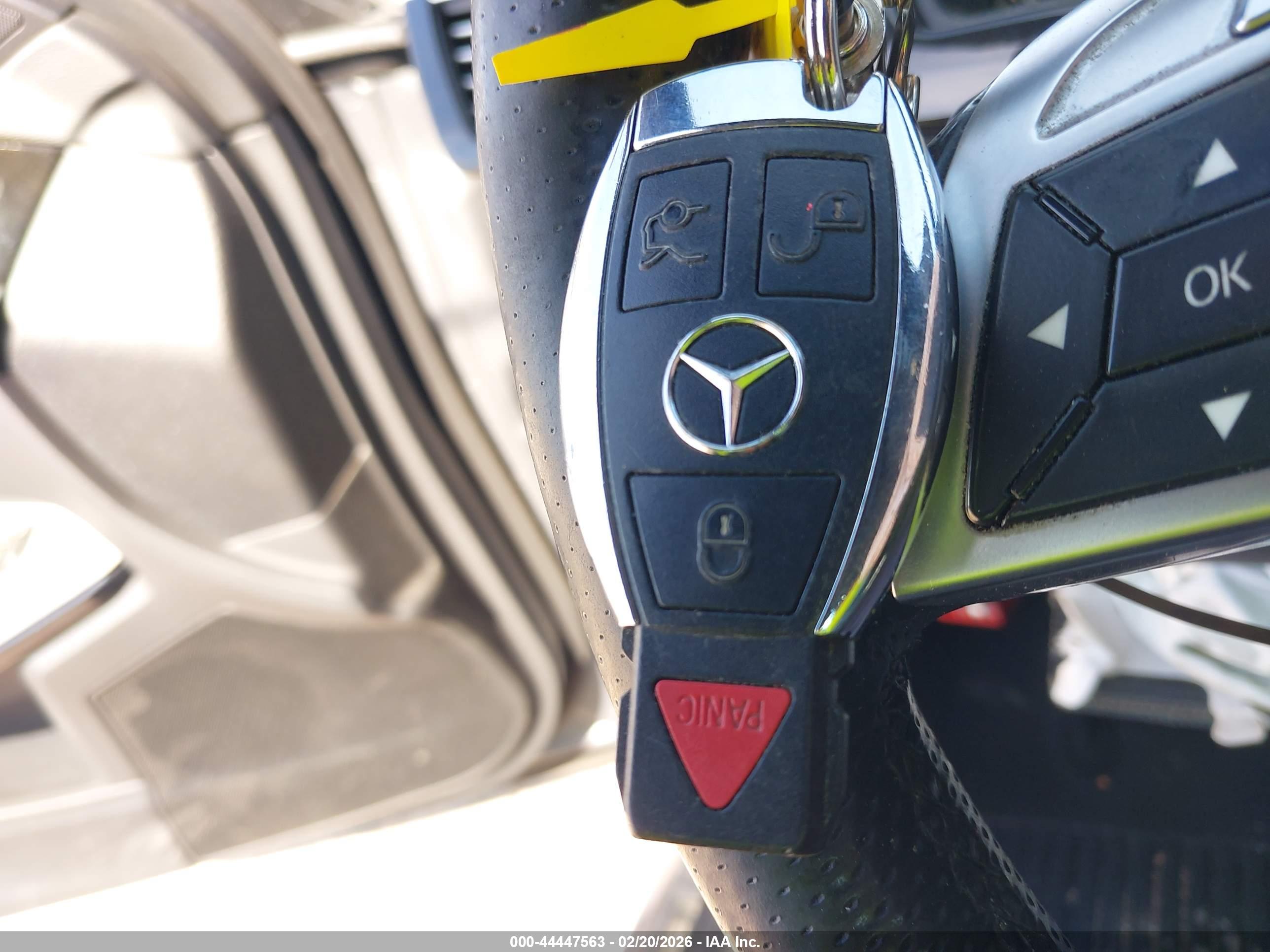 MERCEDES-BENZ E image 11