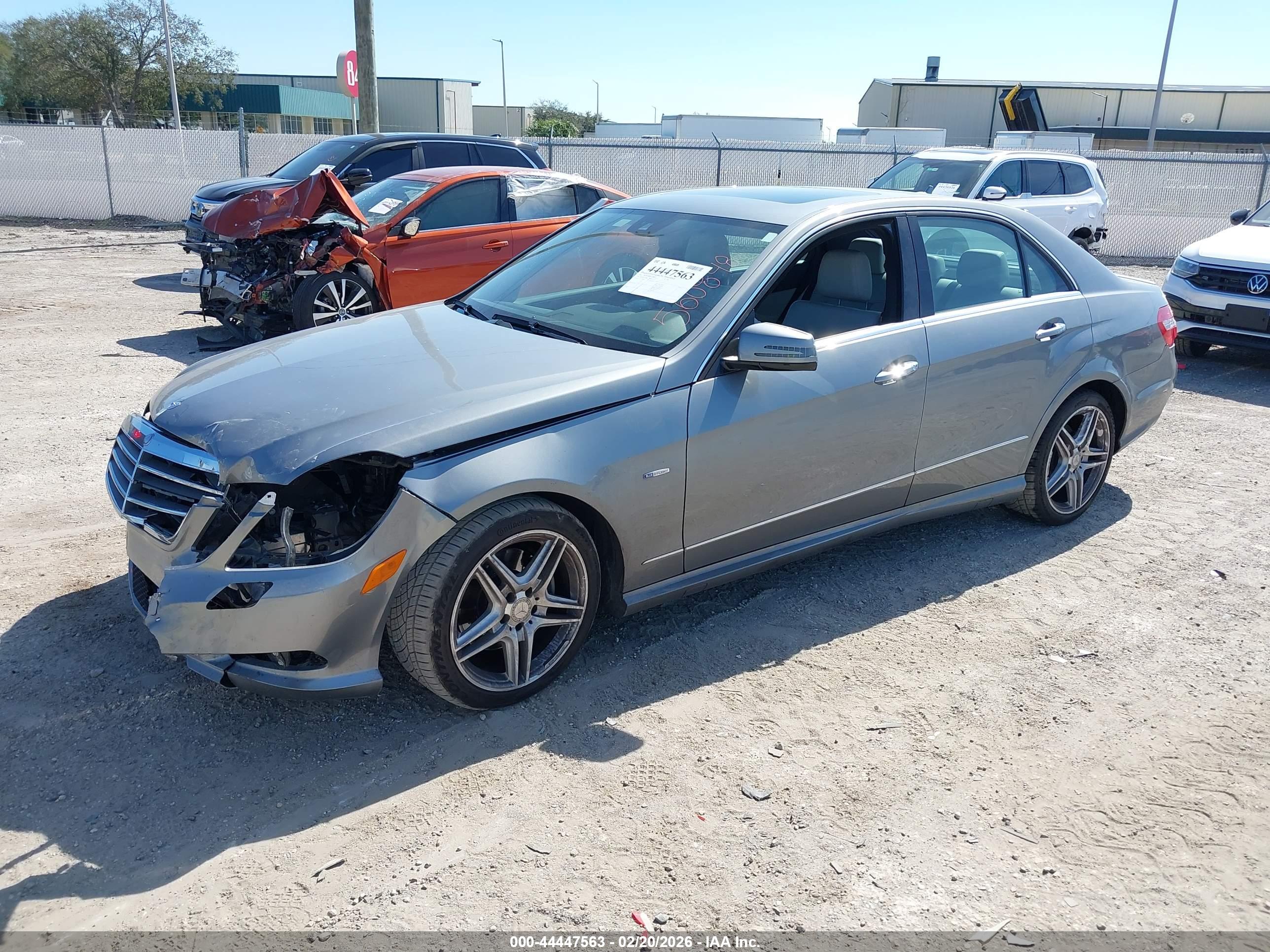 MERCEDES-BENZ E image 2