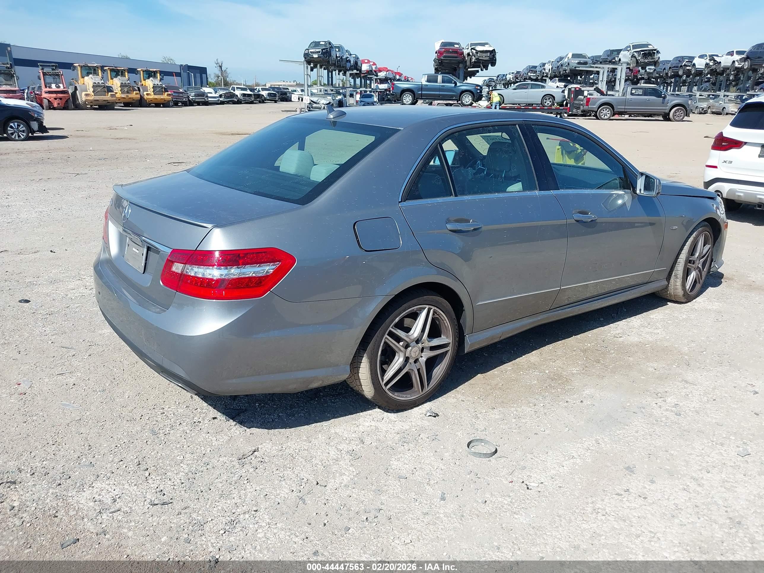 MERCEDES-BENZ E image 4