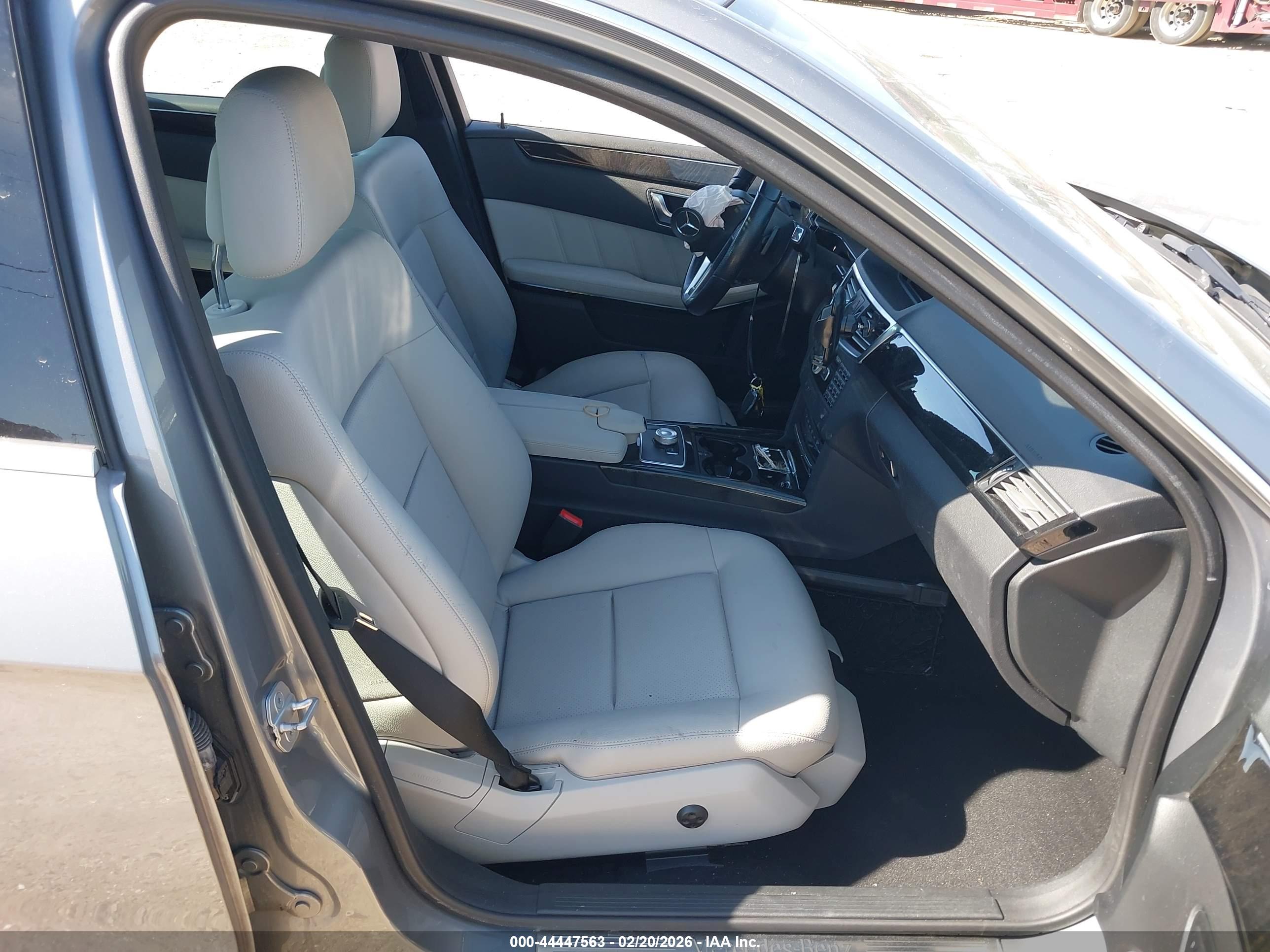 MERCEDES-BENZ E image 5
