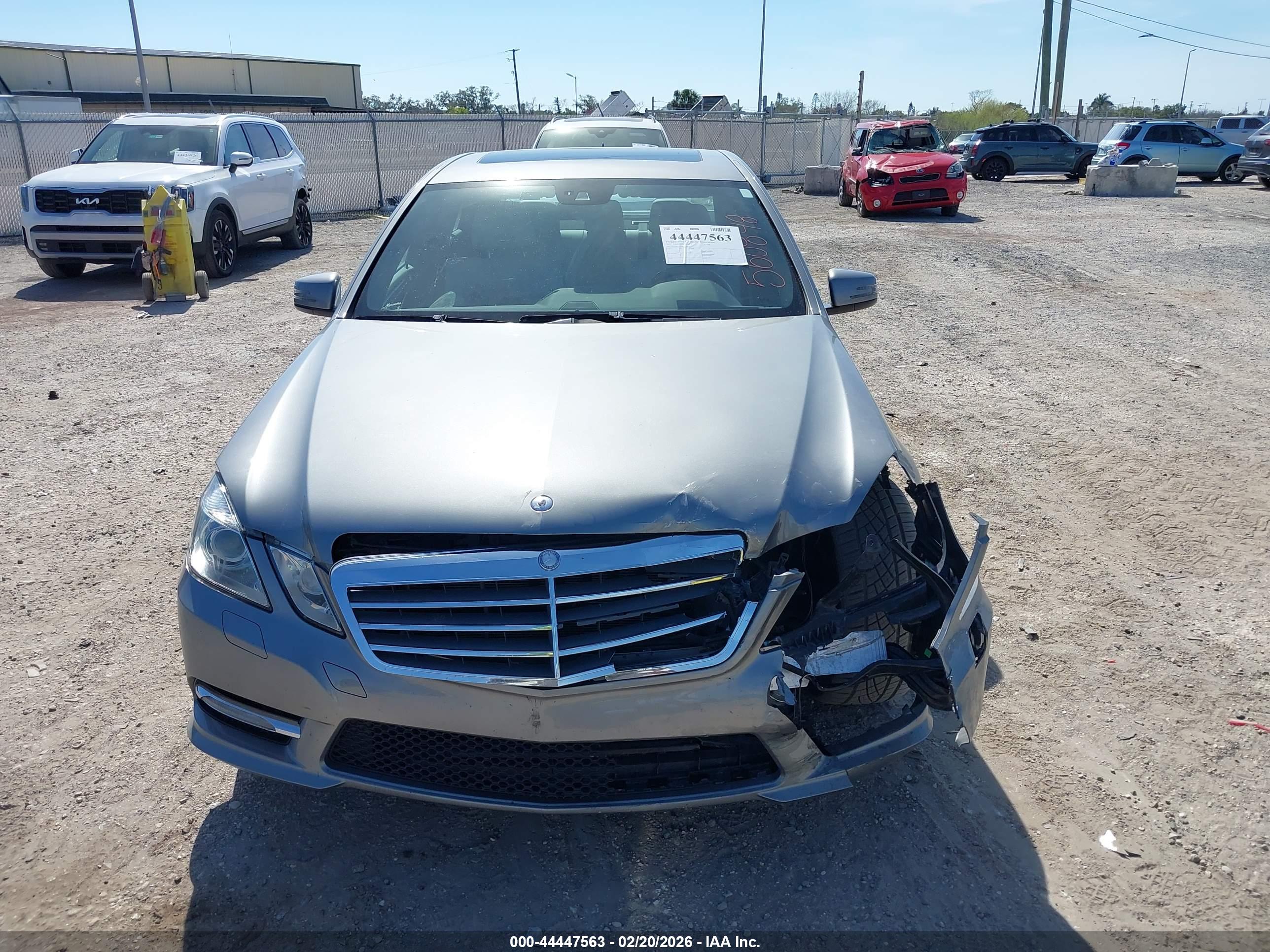 MERCEDES-BENZ E image 6