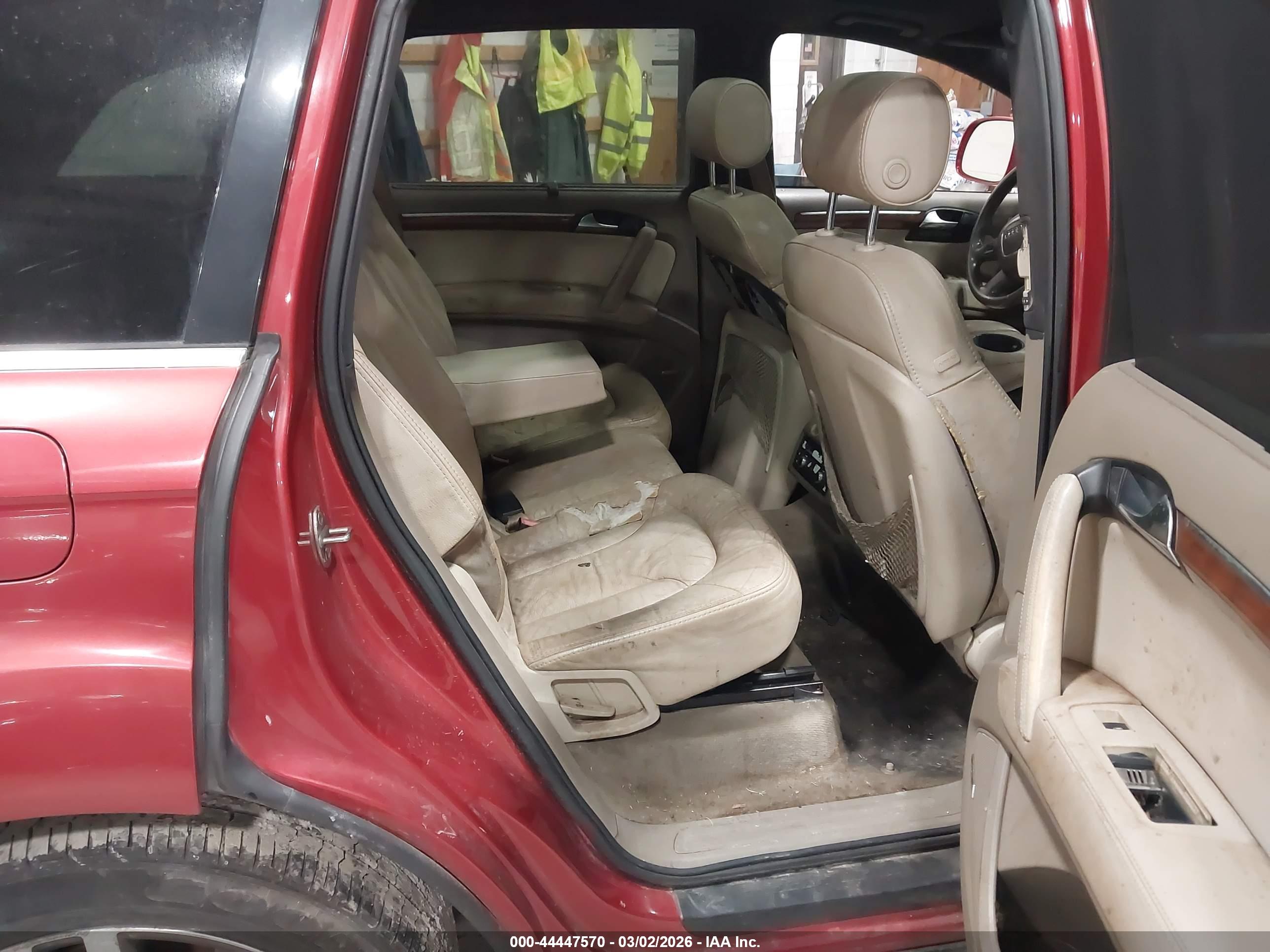 AUDI Q7 image 8