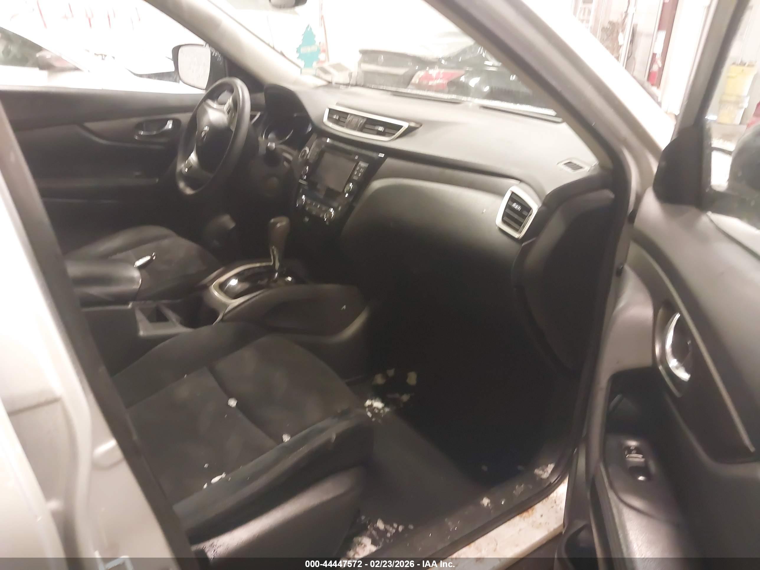 NISSAN ROGUE image 5