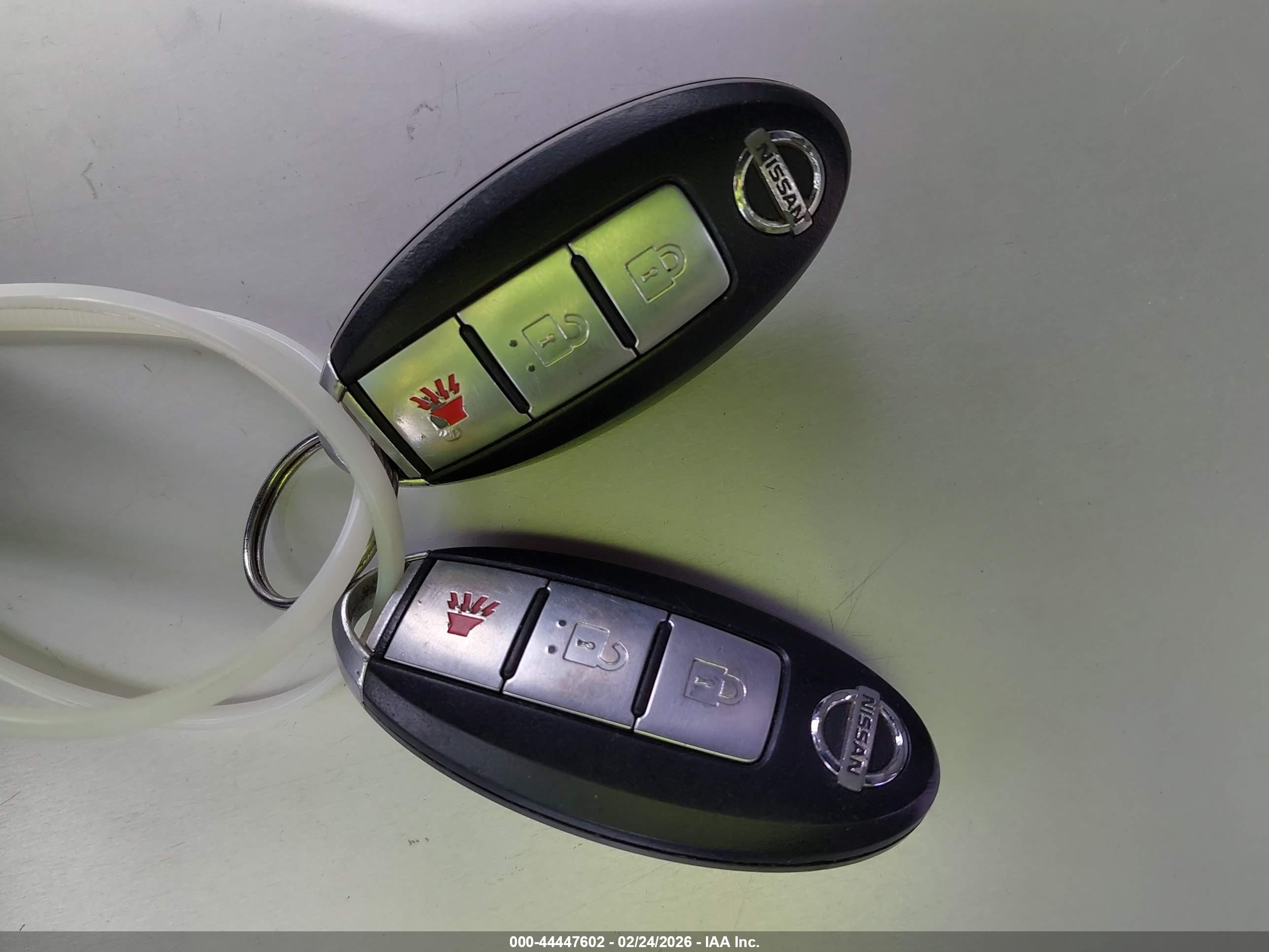 NISSAN ROGUE image 11