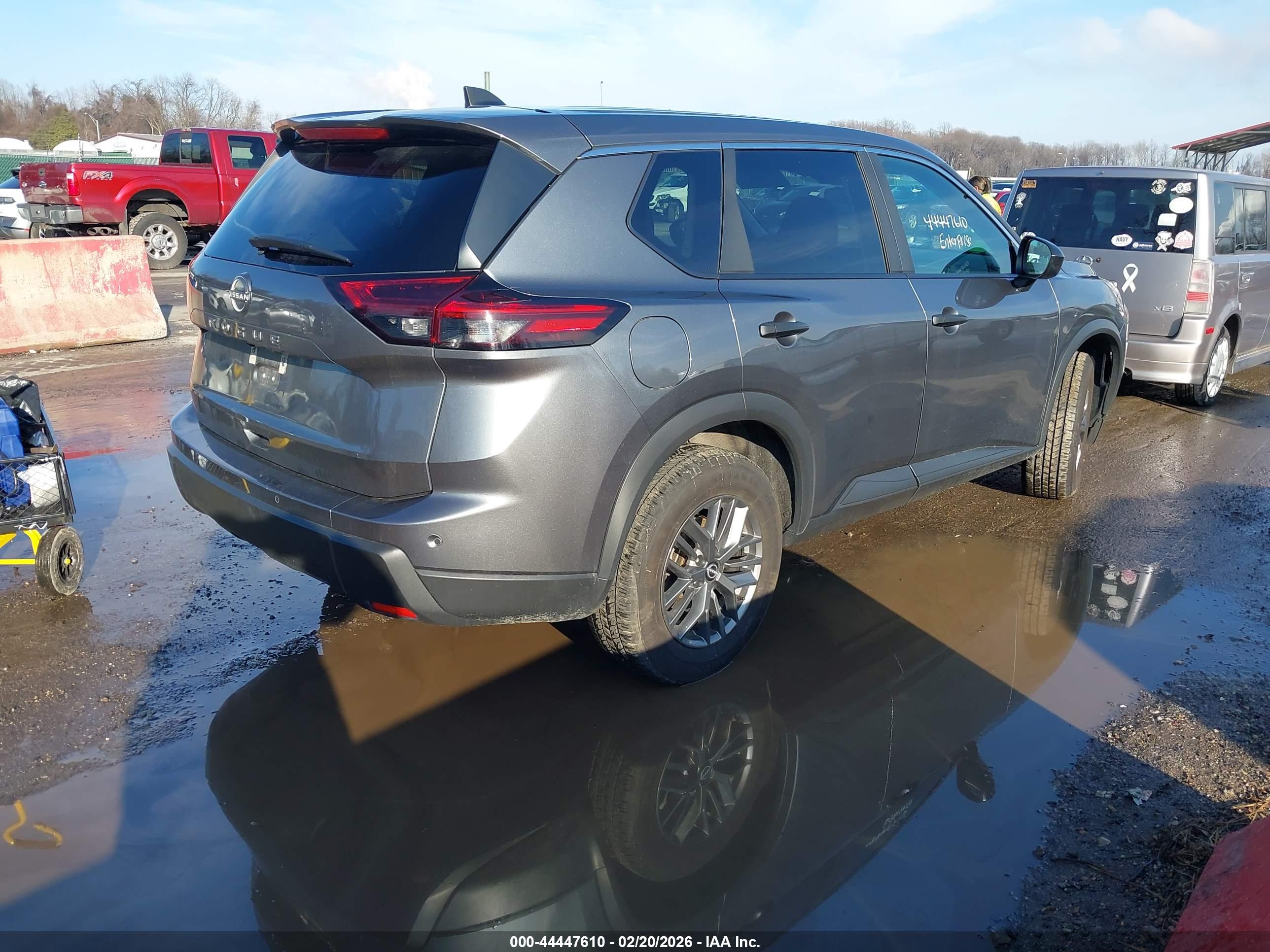 NISSAN ROGUE image 4