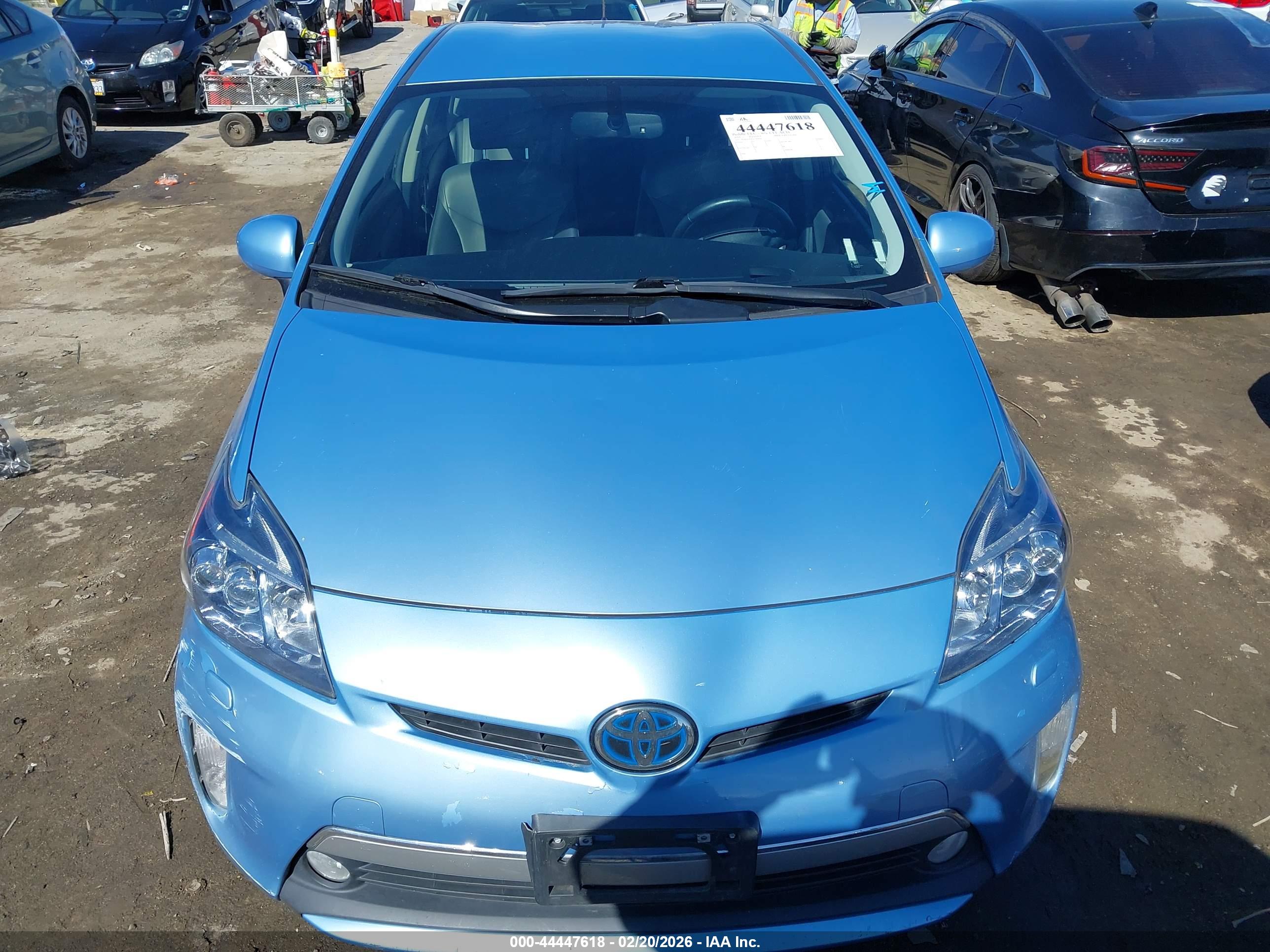 TOYOTA PRIUS image 6
