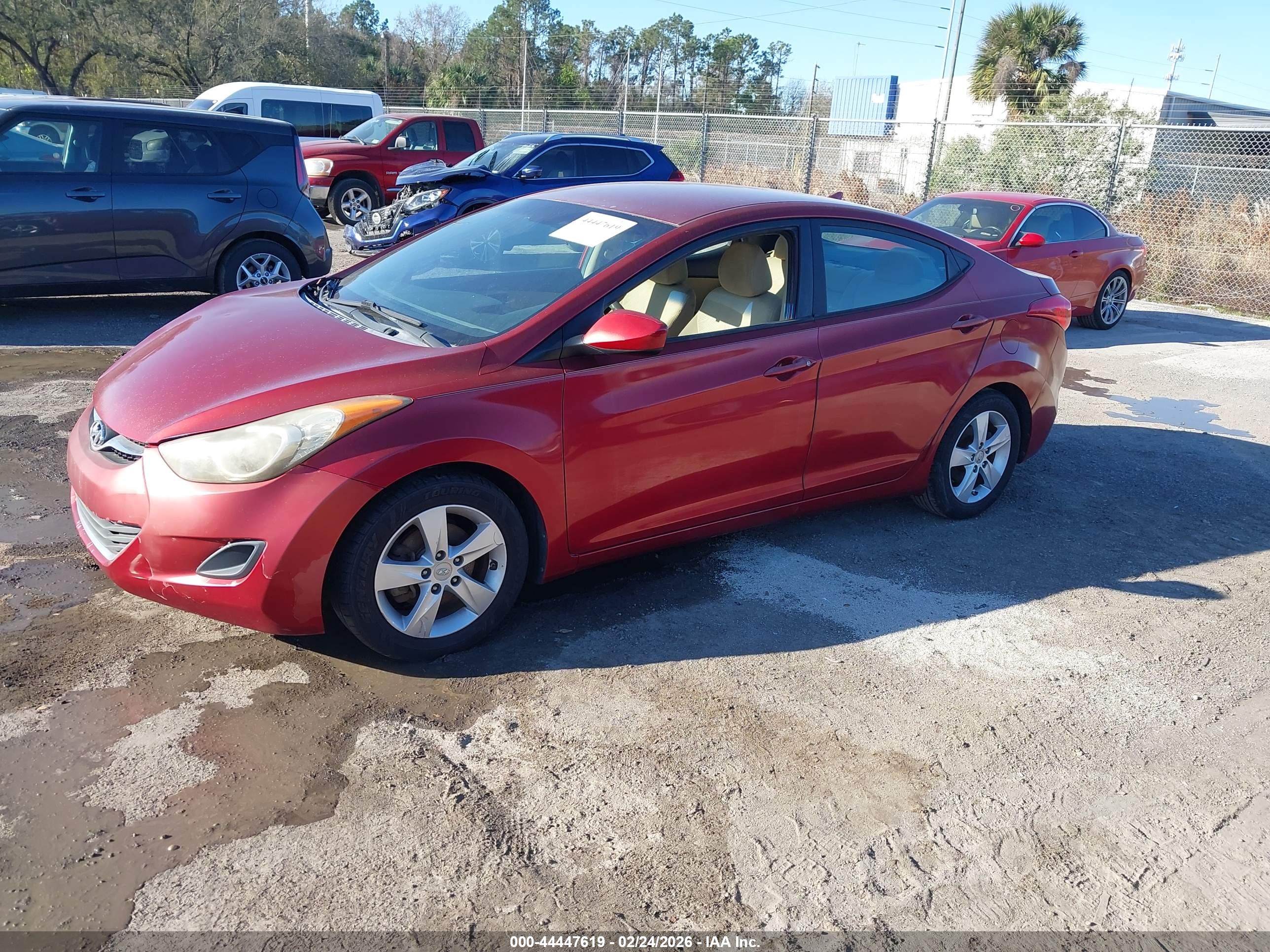 HYUNDAI ELANTRA image 2