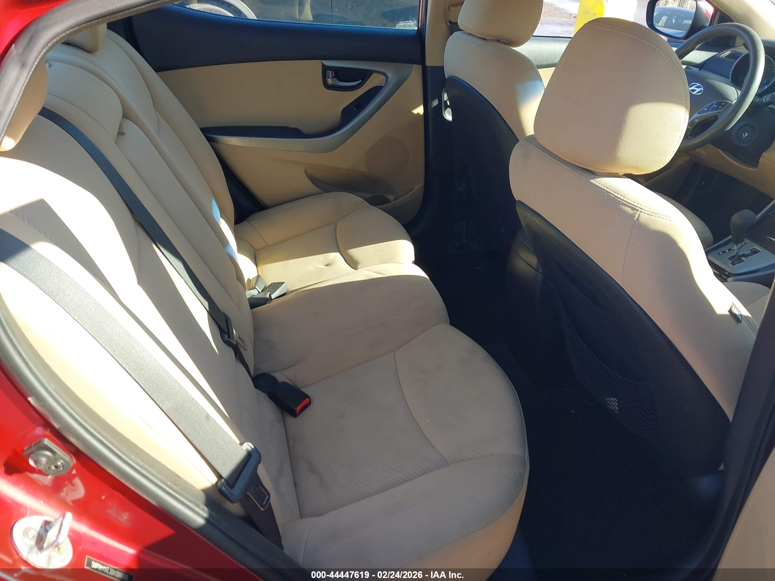 HYUNDAI ELANTRA image 8