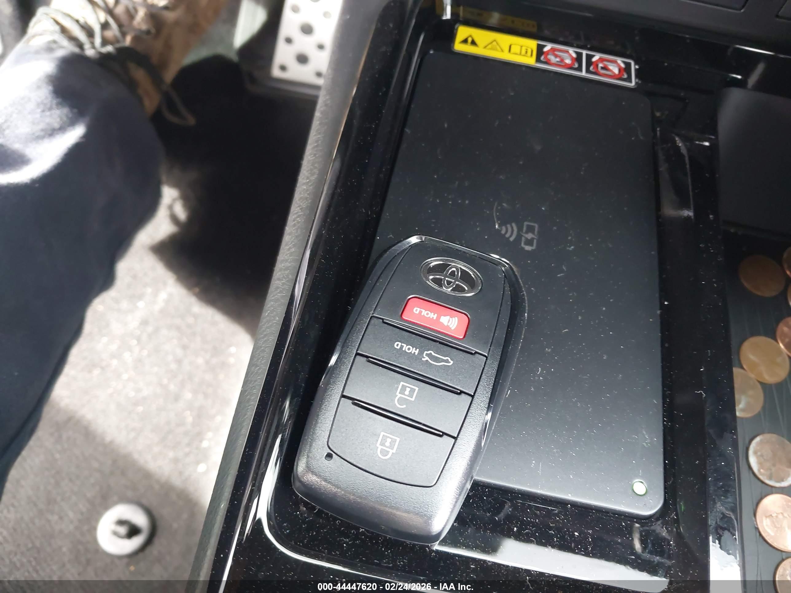 TOYOTA CAMRY image 11