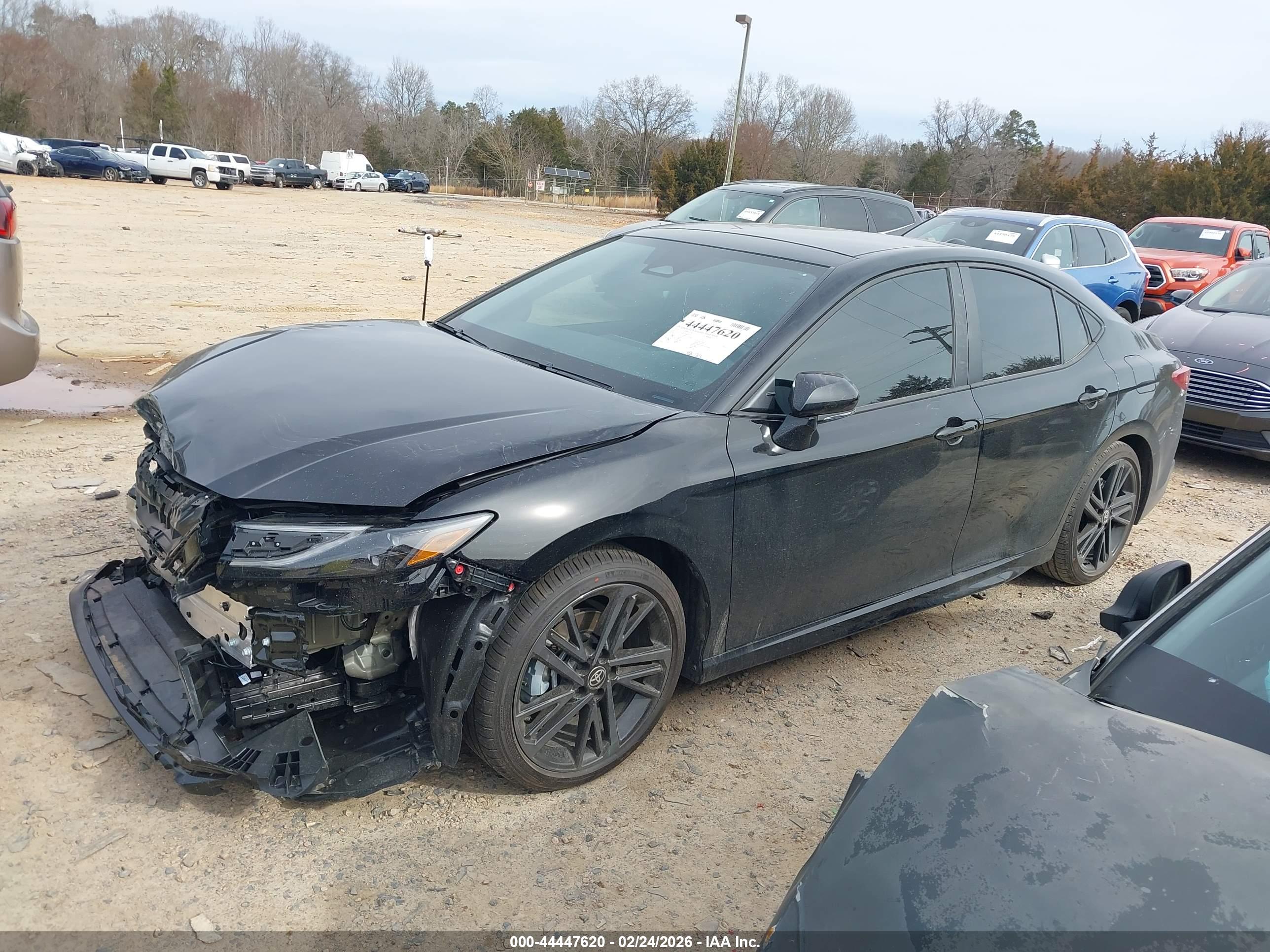 TOYOTA CAMRY image 2