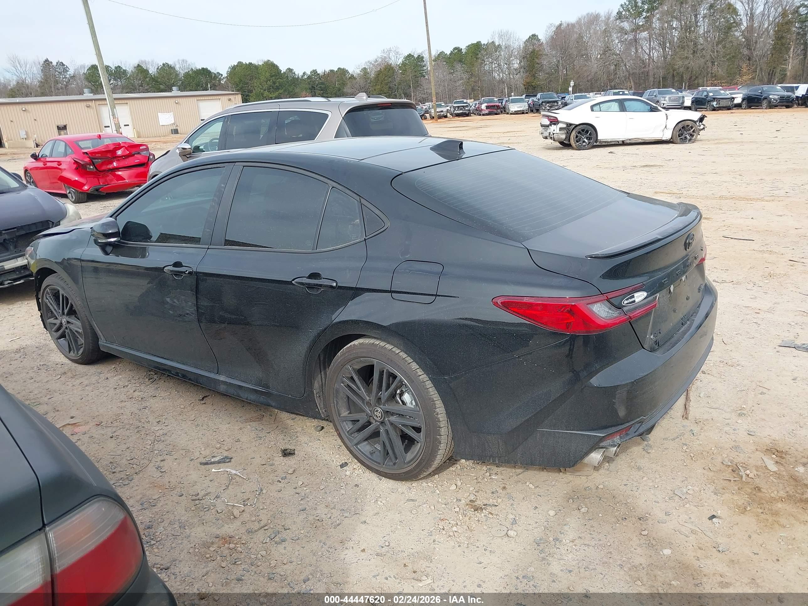 TOYOTA CAMRY image 3