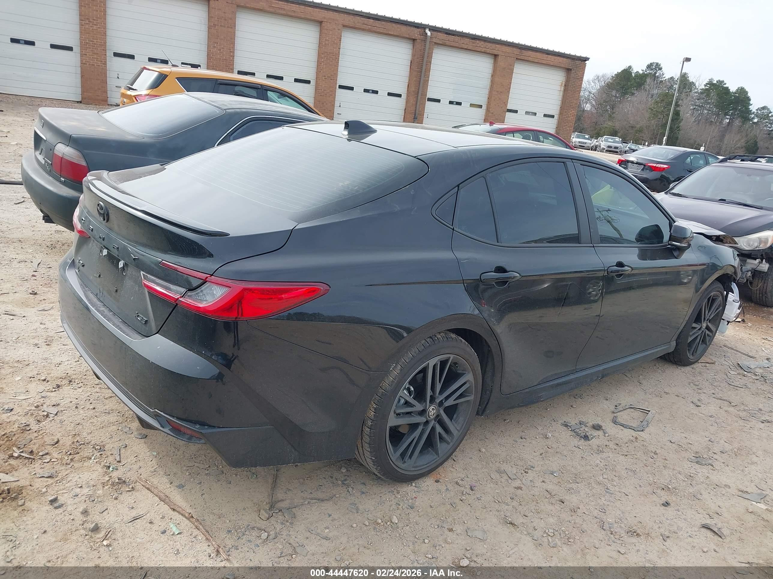 TOYOTA CAMRY image 4