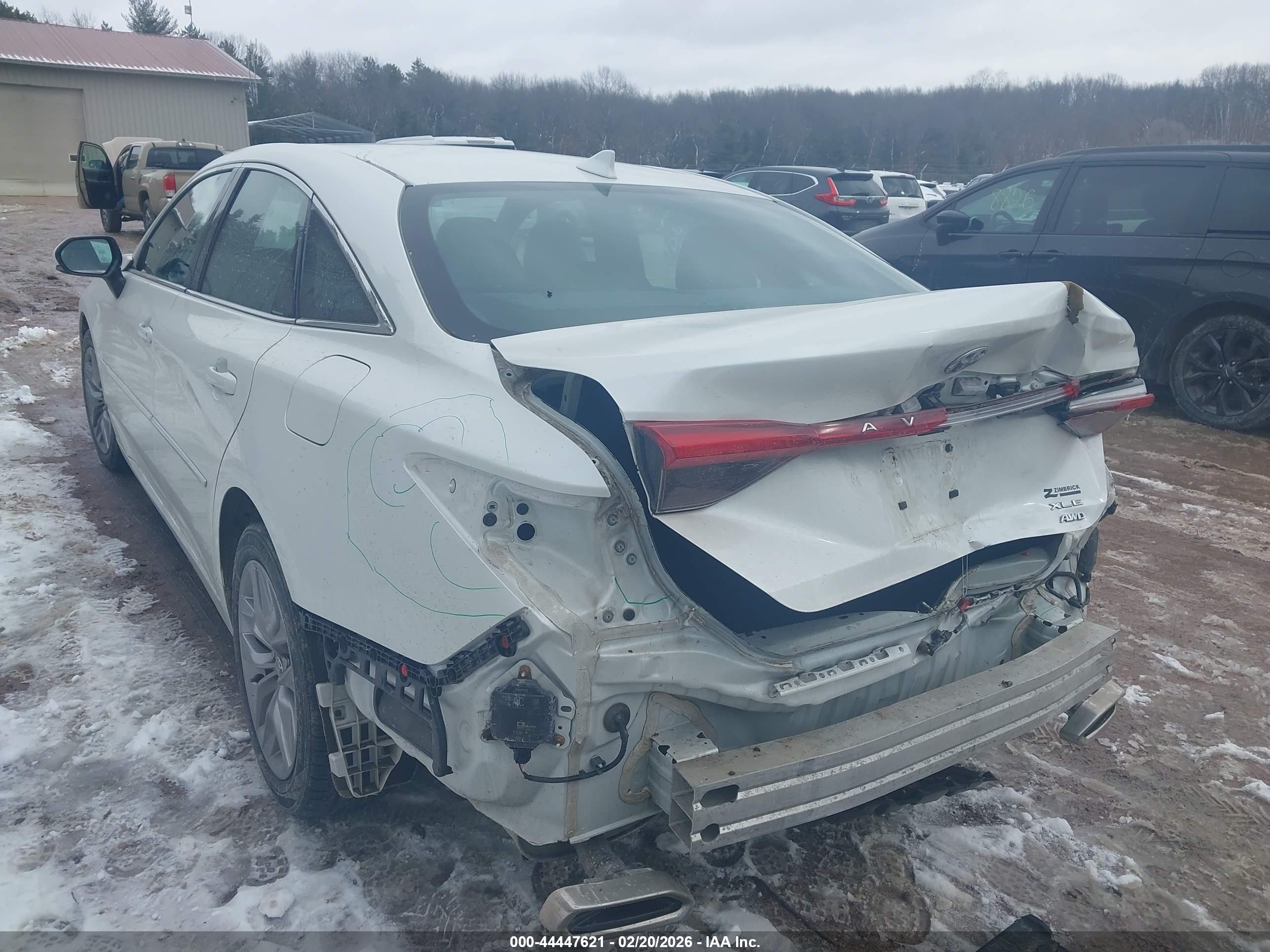 TOYOTA AVALON image 3