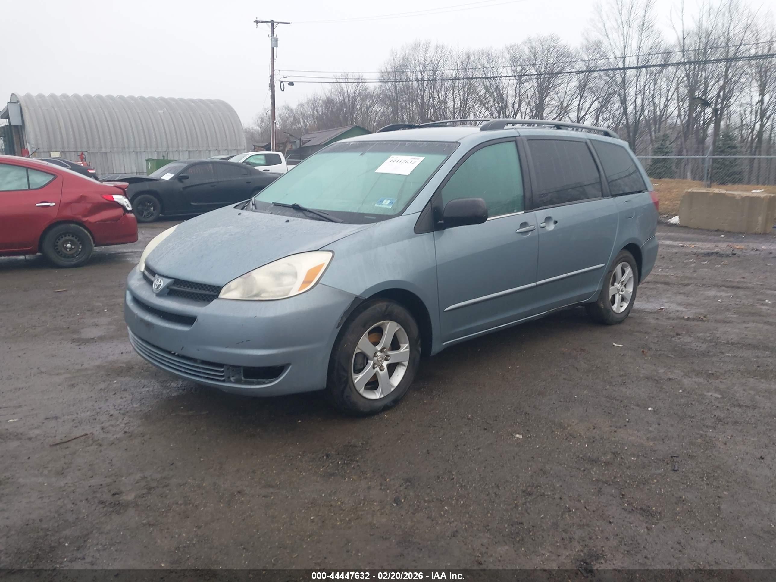 TOYOTA SIENNA image 2
