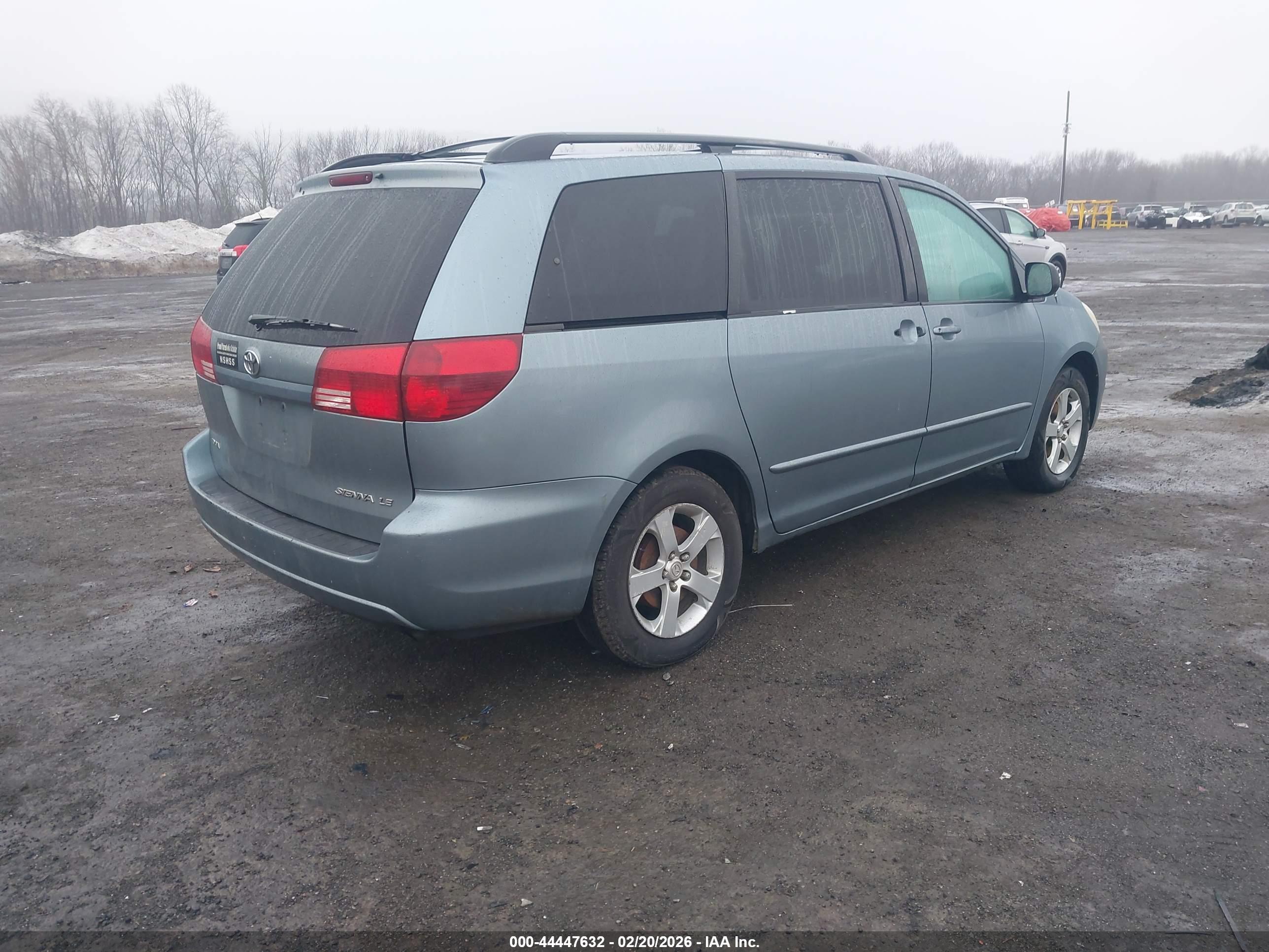 TOYOTA SIENNA image 4