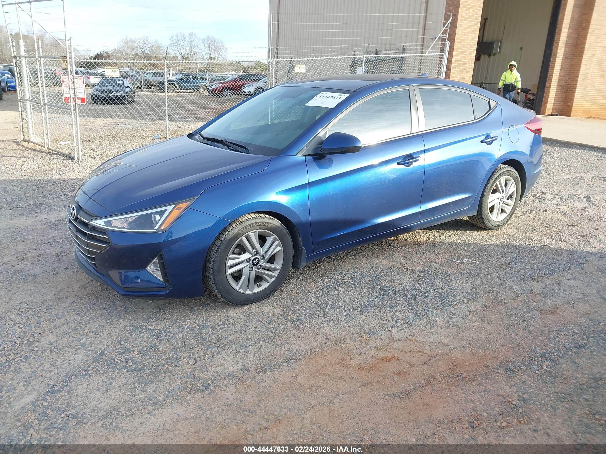 HYUNDAI ELANTRA image 2
