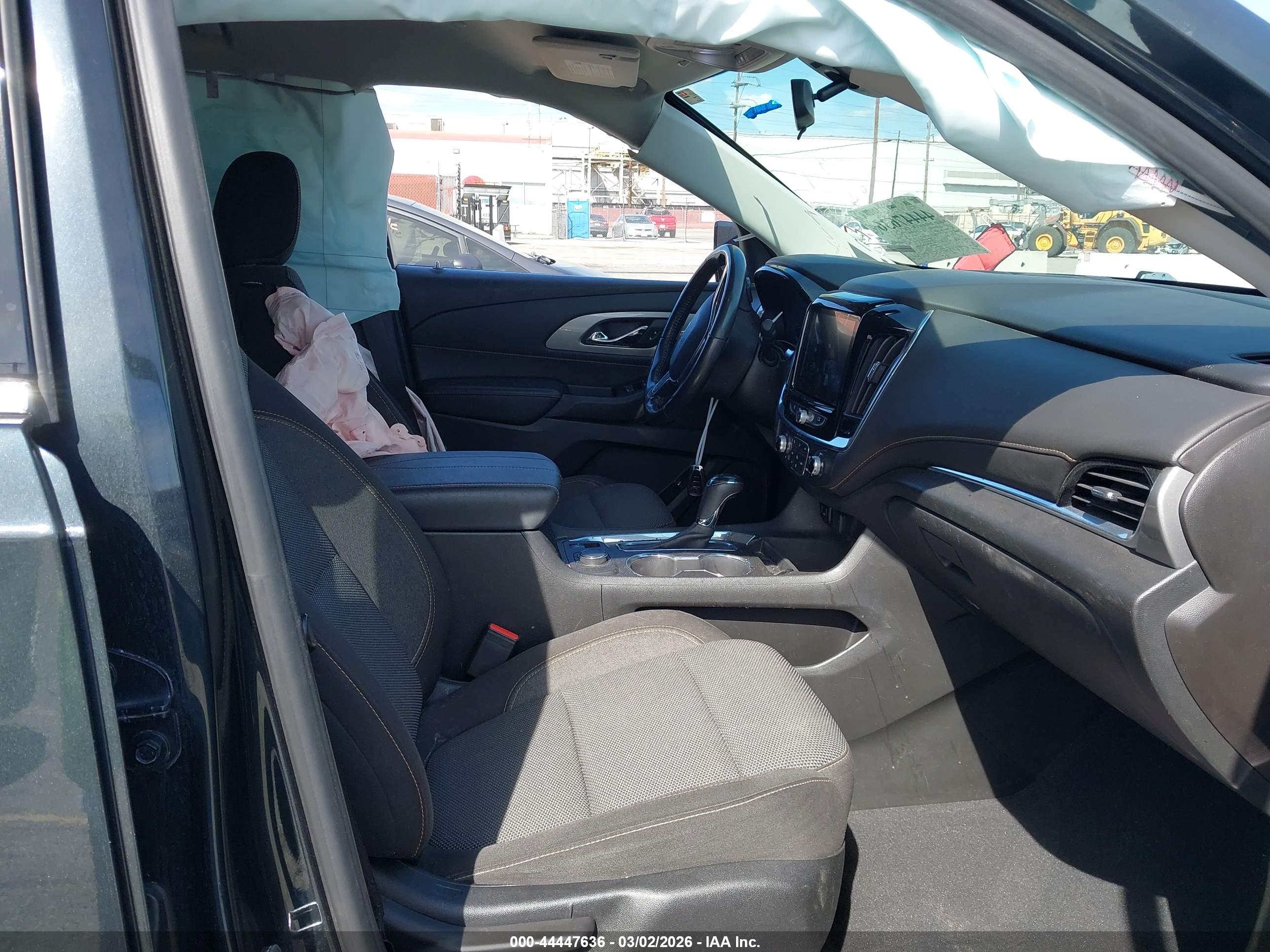 CHEVROLET TRAVERSE image 5