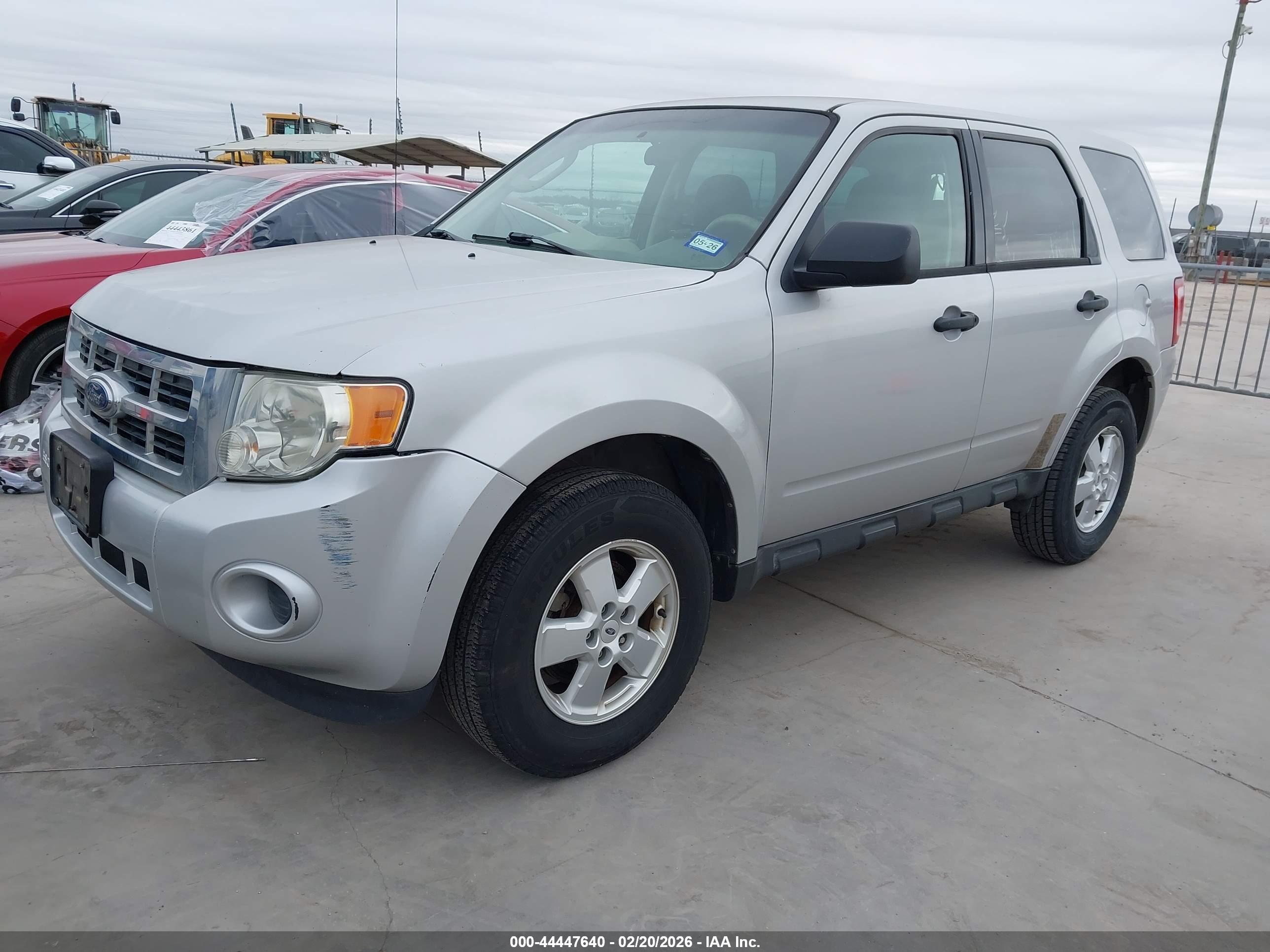 FORD ESCAPE image 2