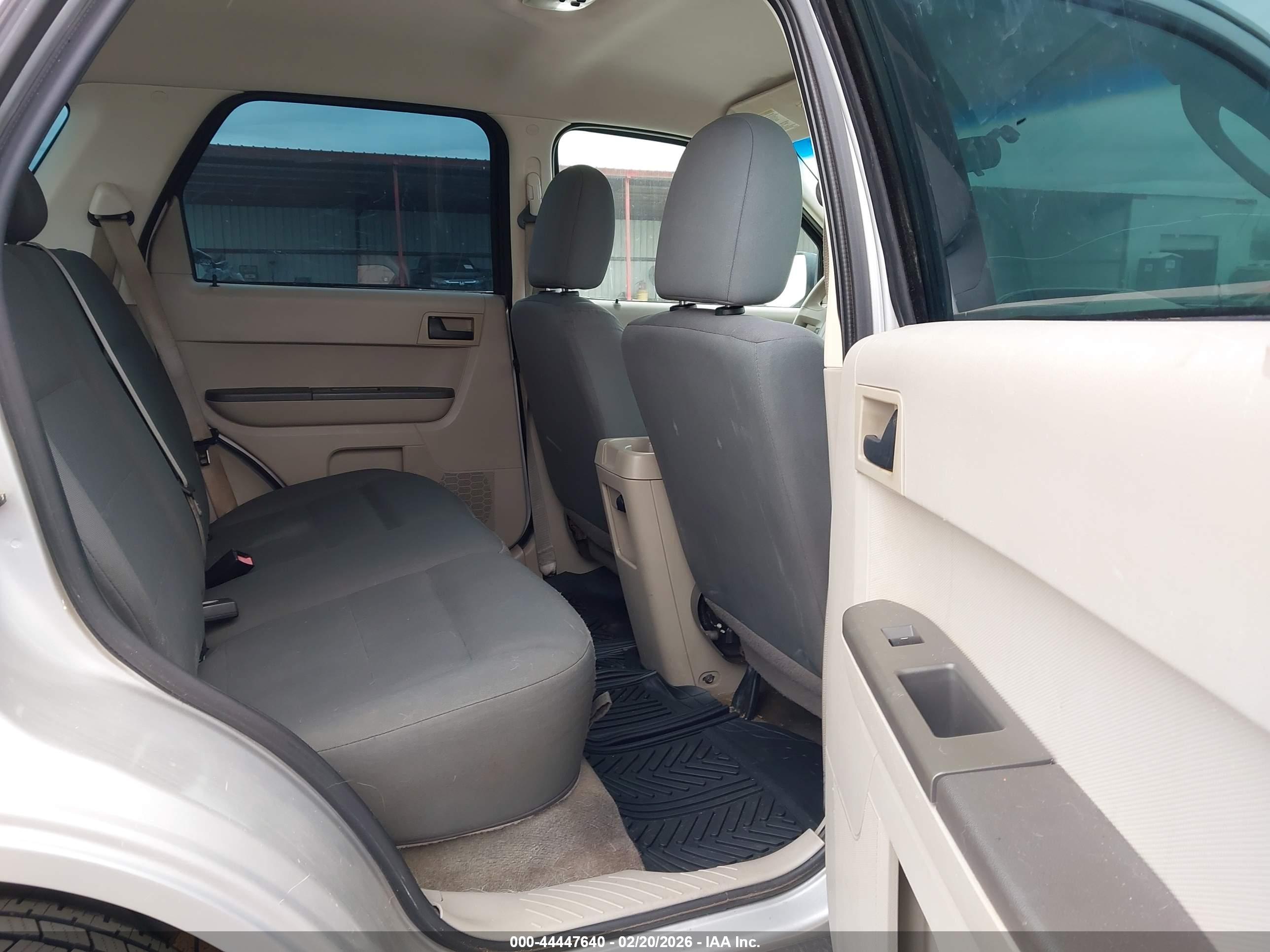 FORD ESCAPE image 8