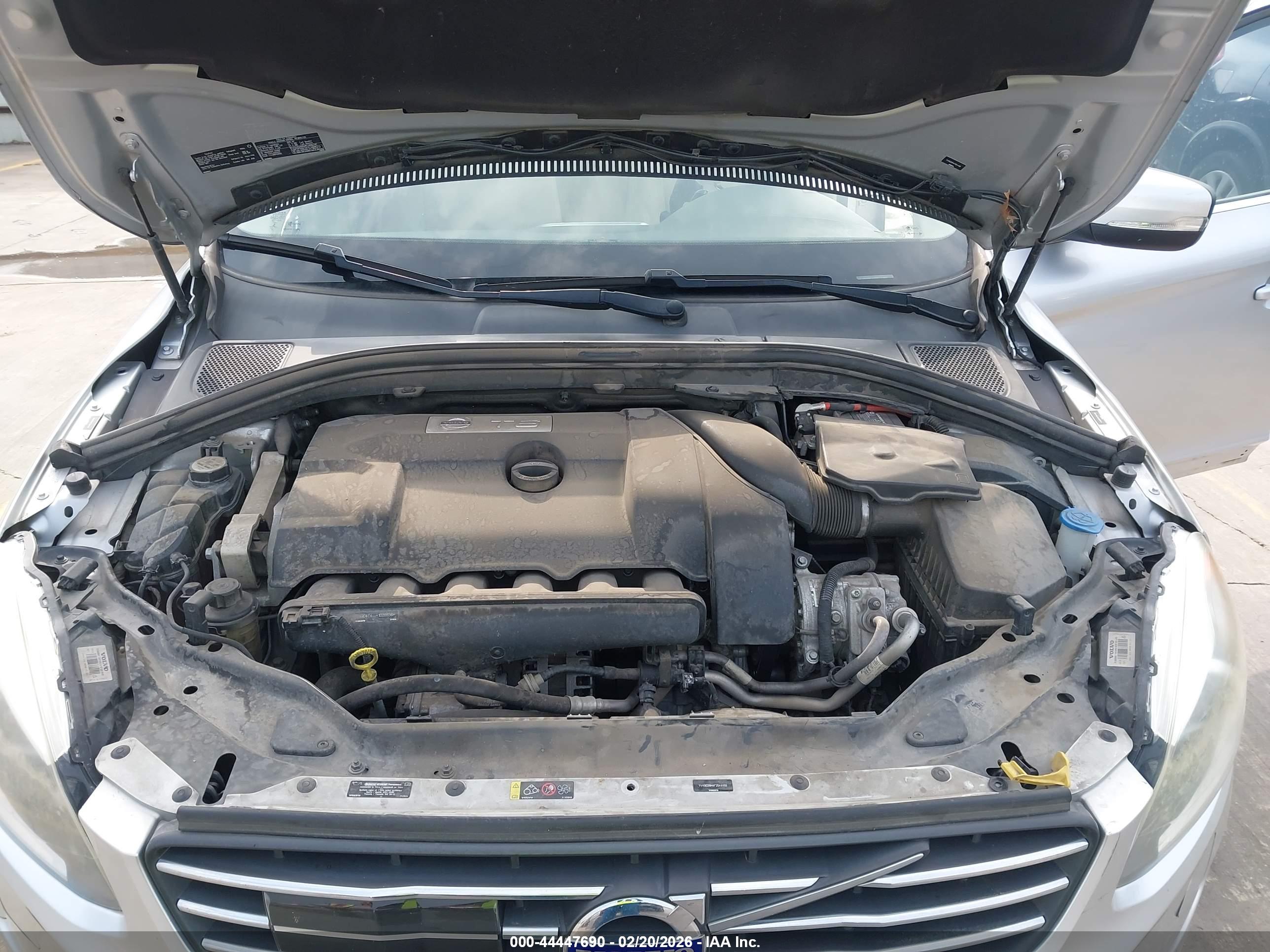 VOLVO XC60 image 10