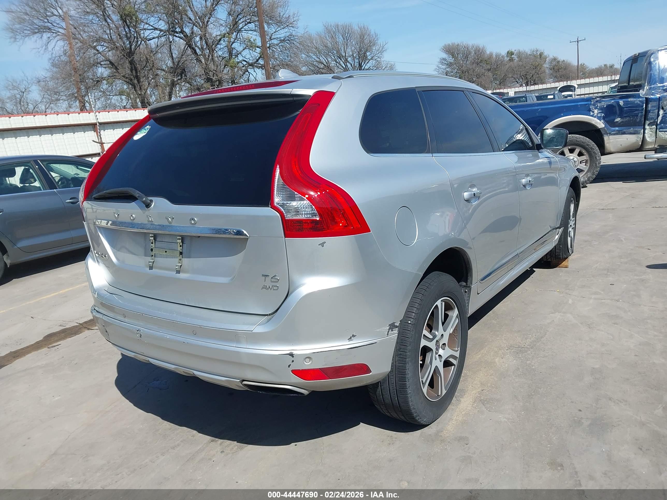 VOLVO XC60 image 4
