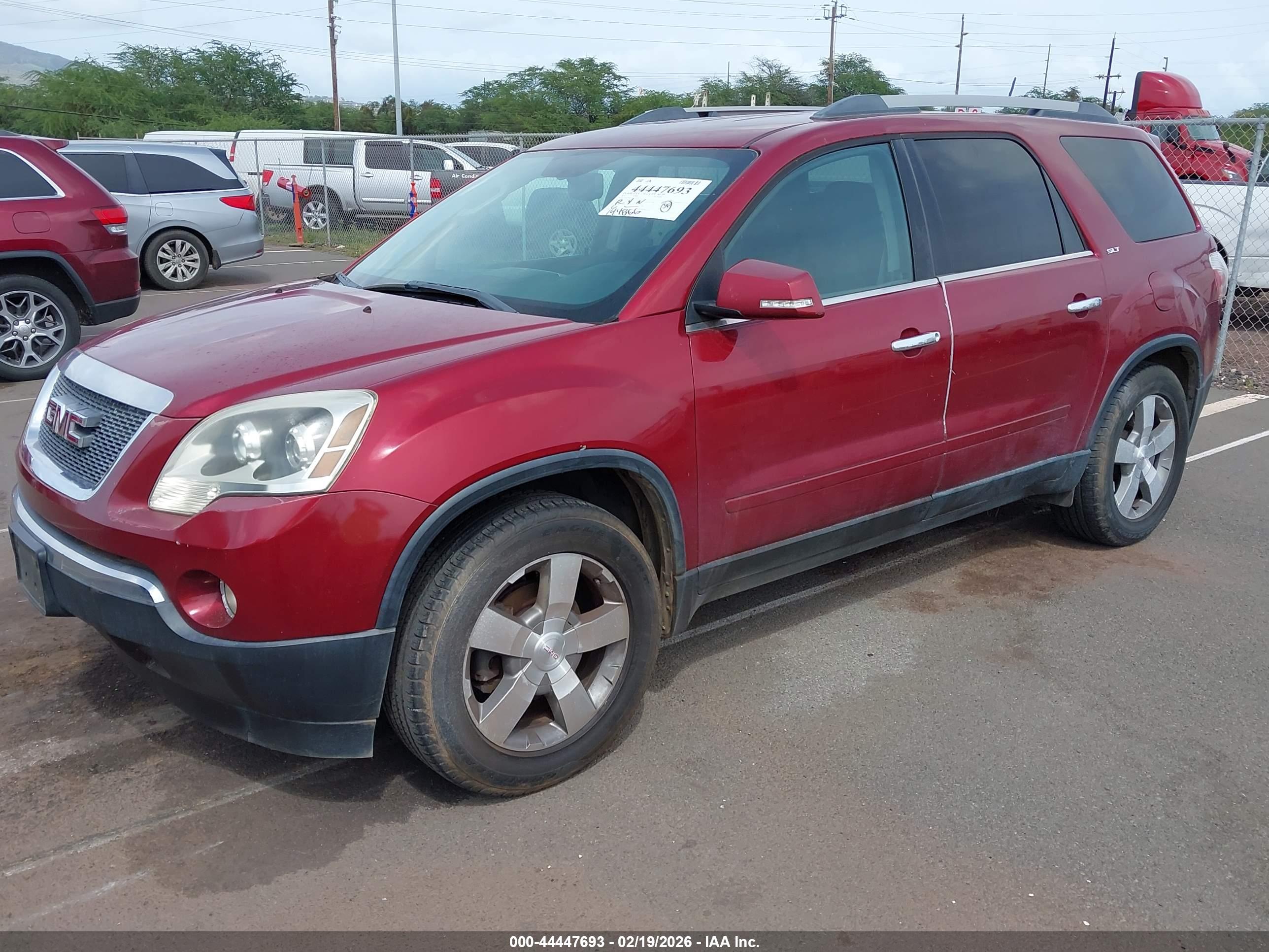 GMC ACADIA image 2