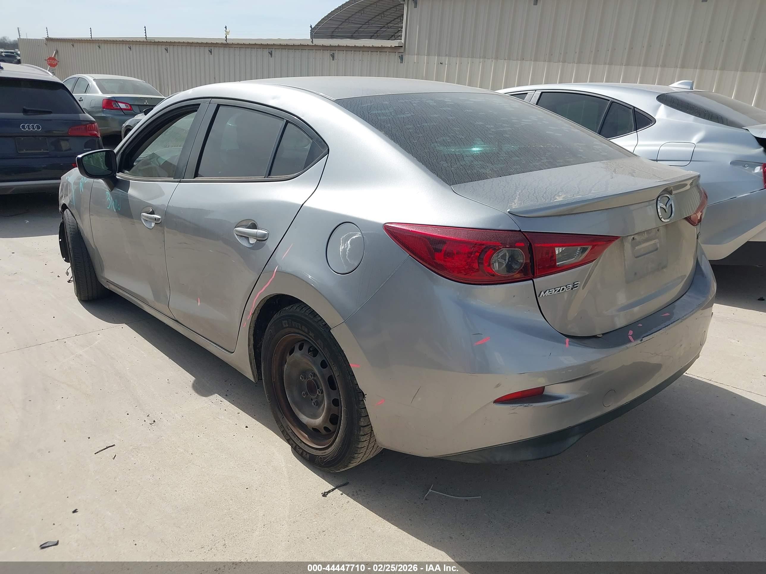 MAZDA MAZDA3 image 3