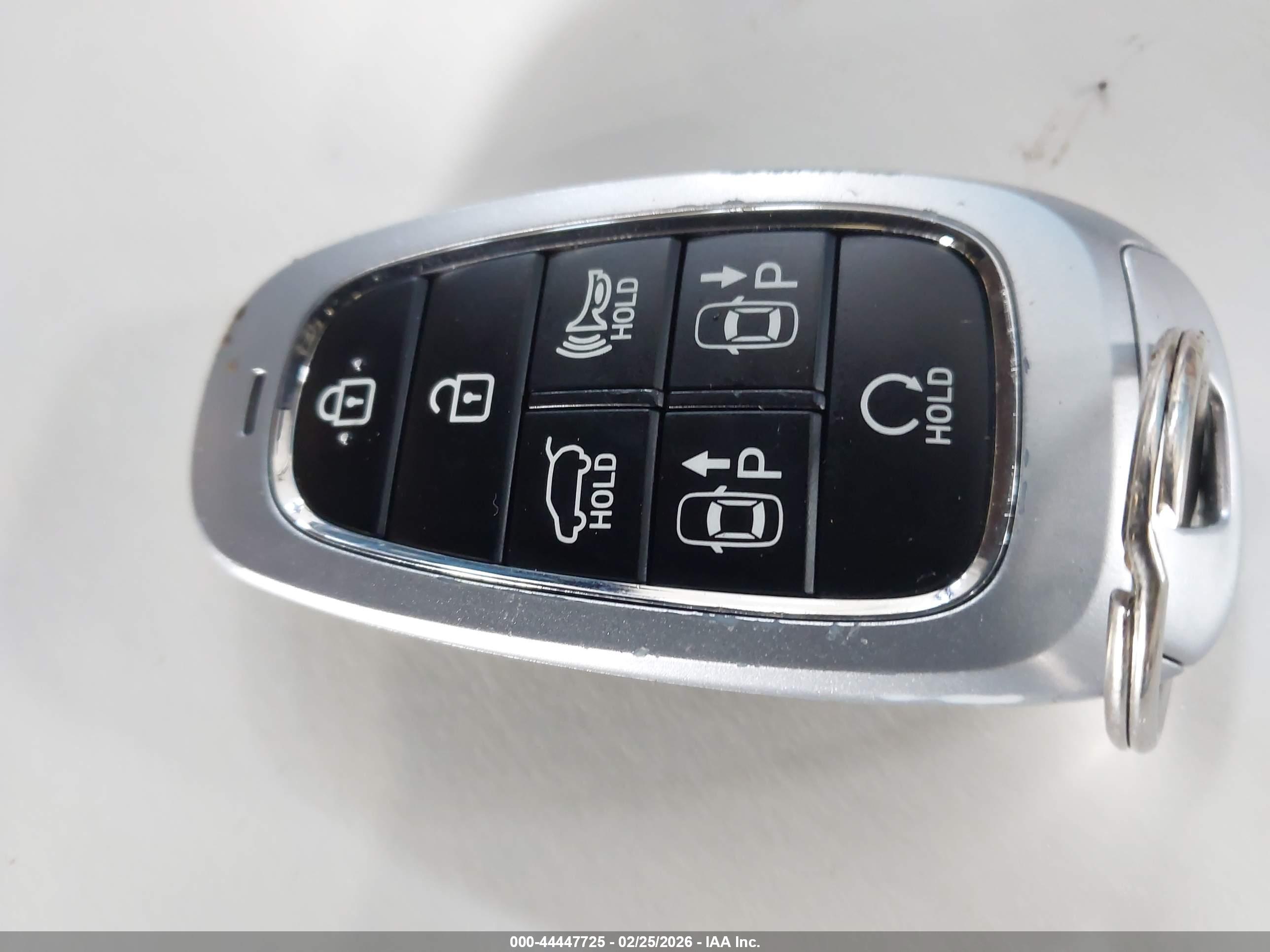 HYUNDAI TUCSON image 11