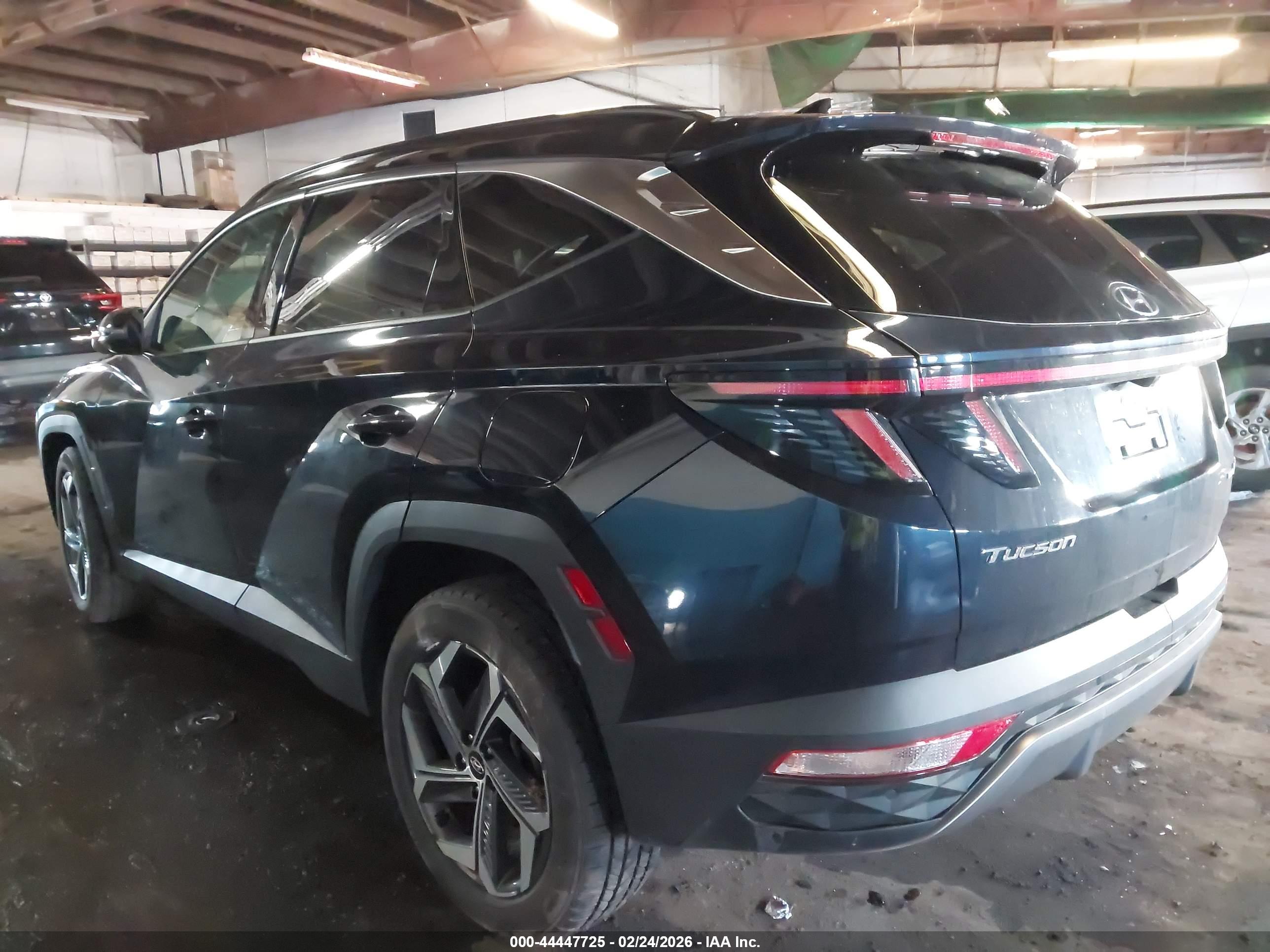 HYUNDAI TUCSON image 3