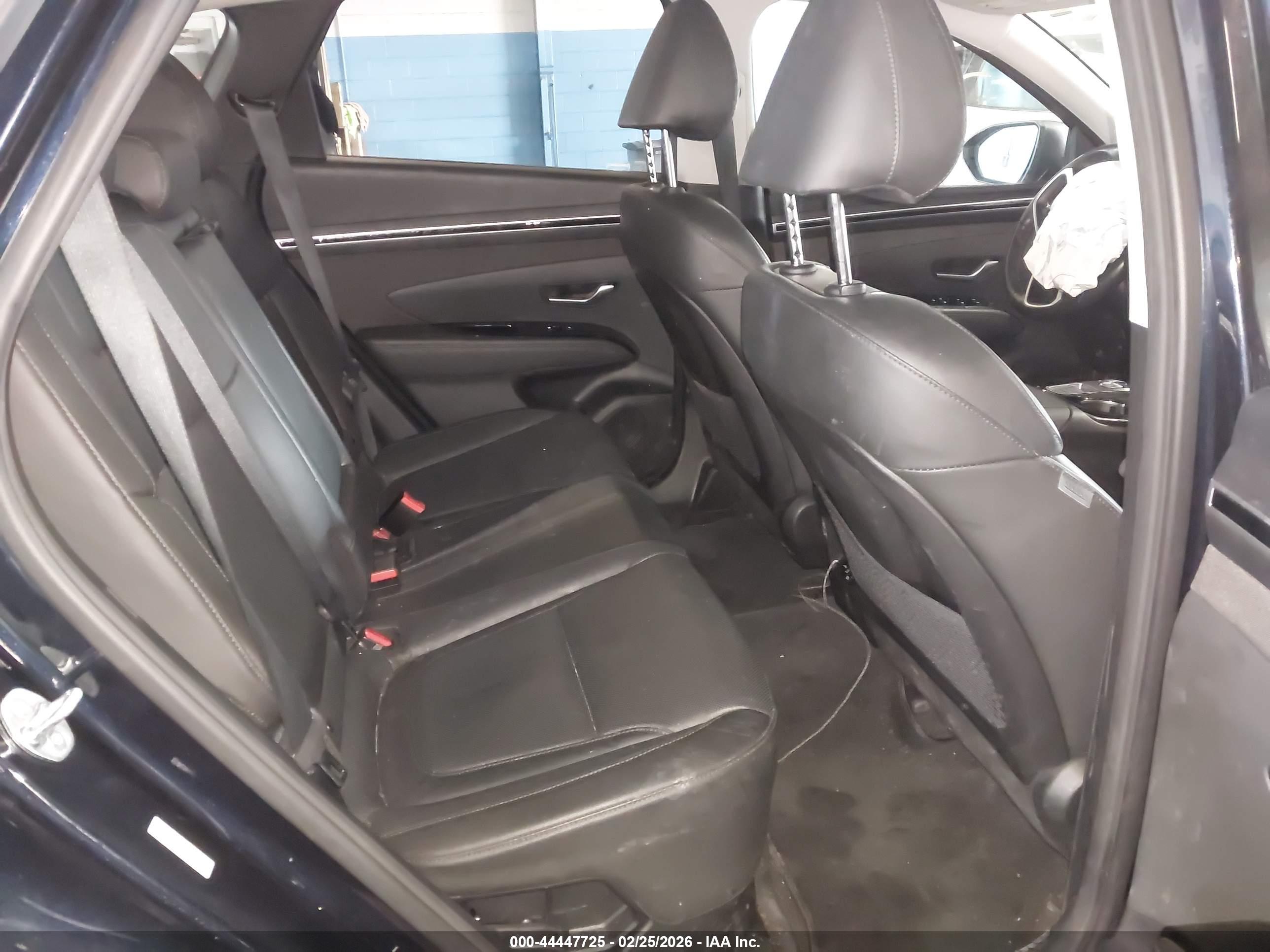 HYUNDAI TUCSON image 8