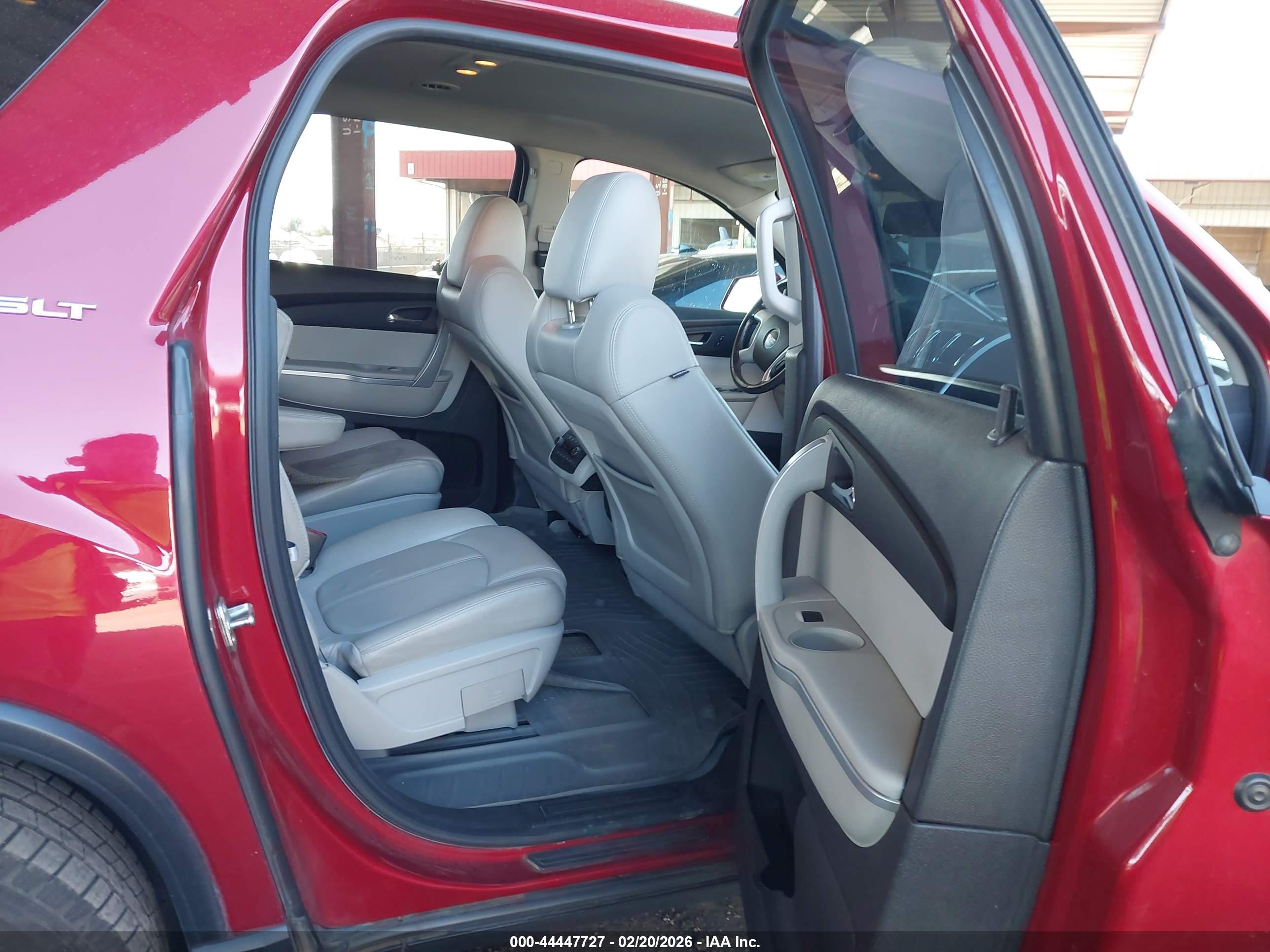 GMC ACADIA image 8