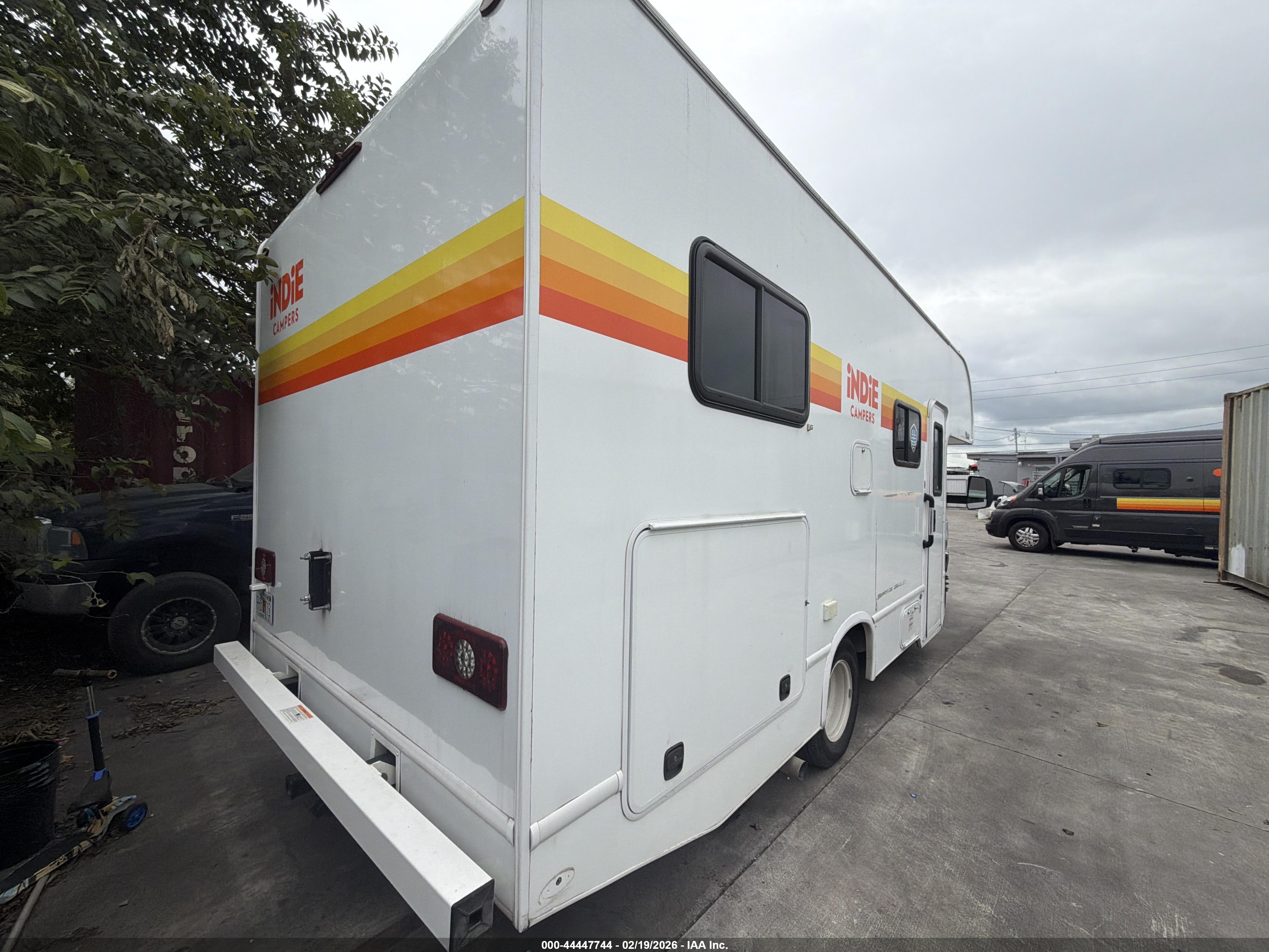 FORD E-350 image 4