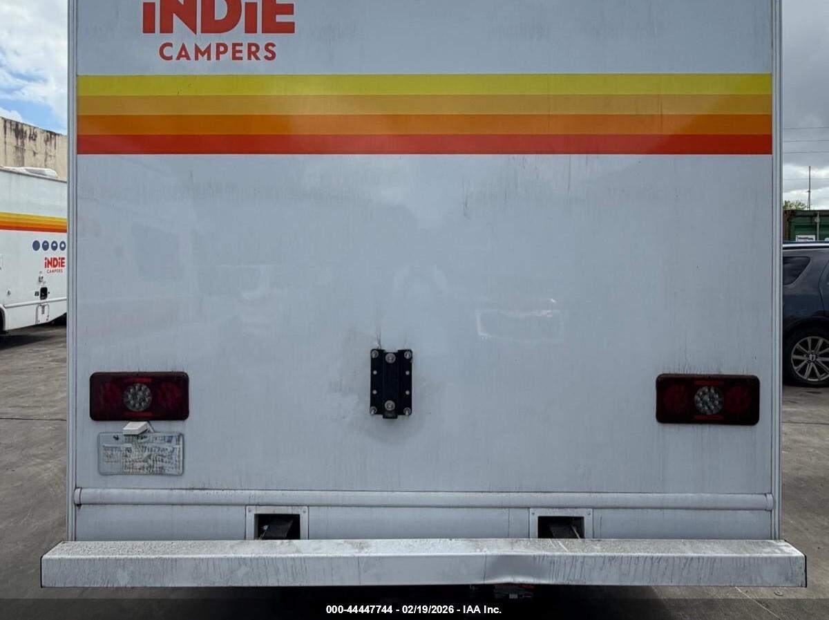 FORD E-350 image 8