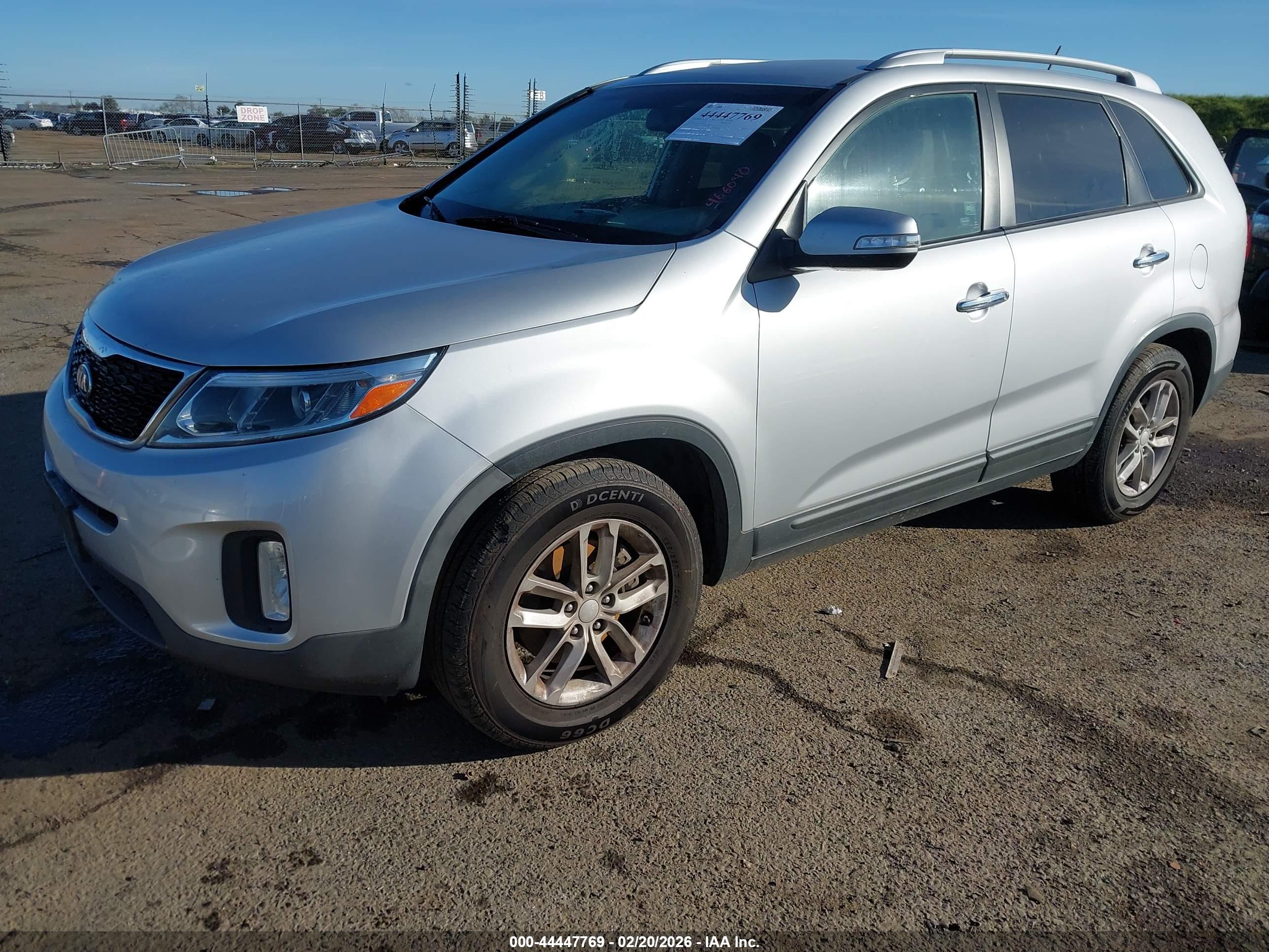 KIA SORENTO image 2