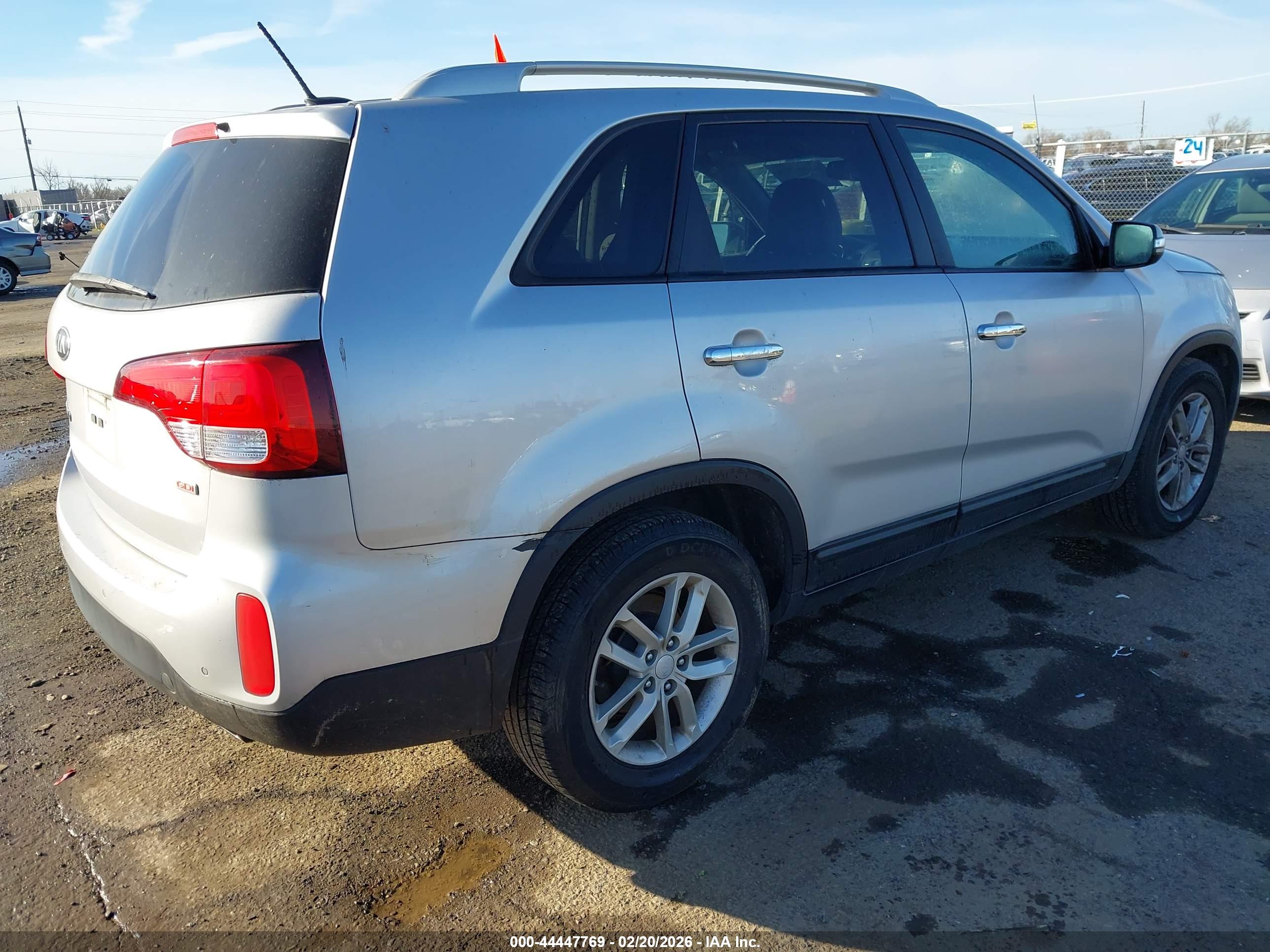 KIA SORENTO image 4