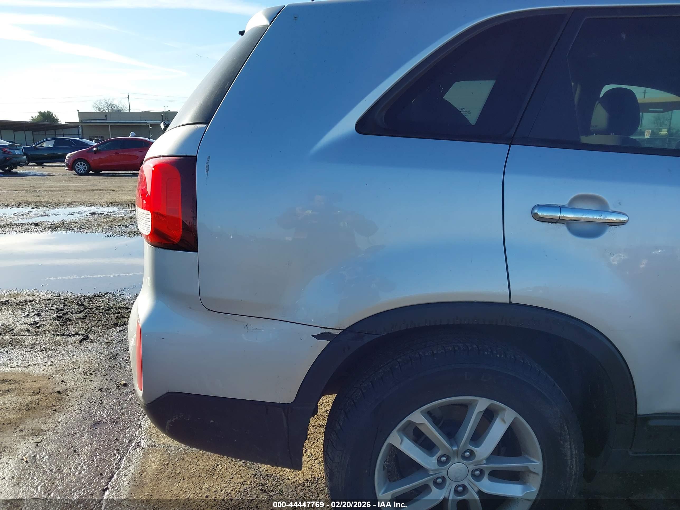 KIA SORENTO image 6
