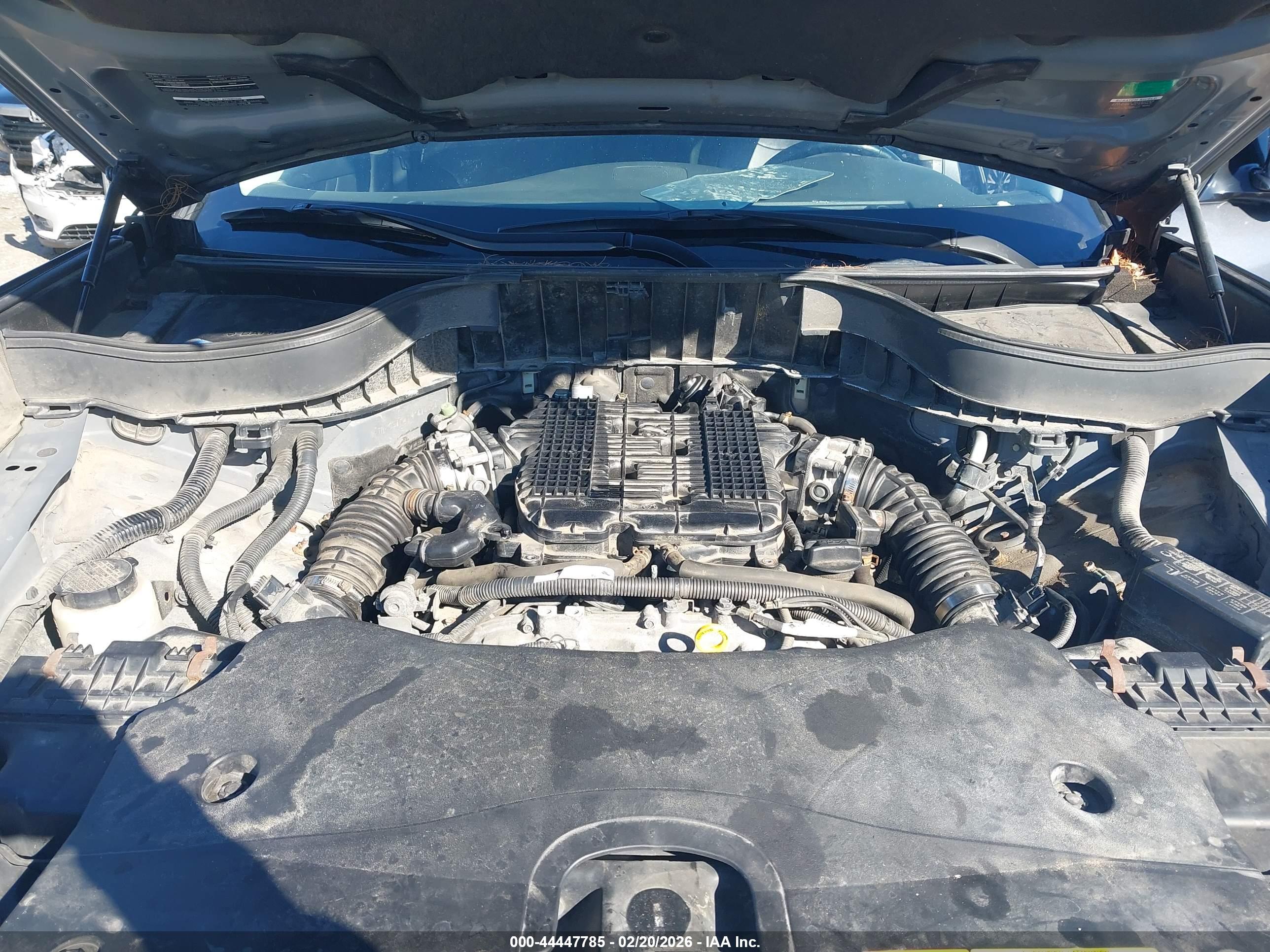INFINITI QX70 image 10