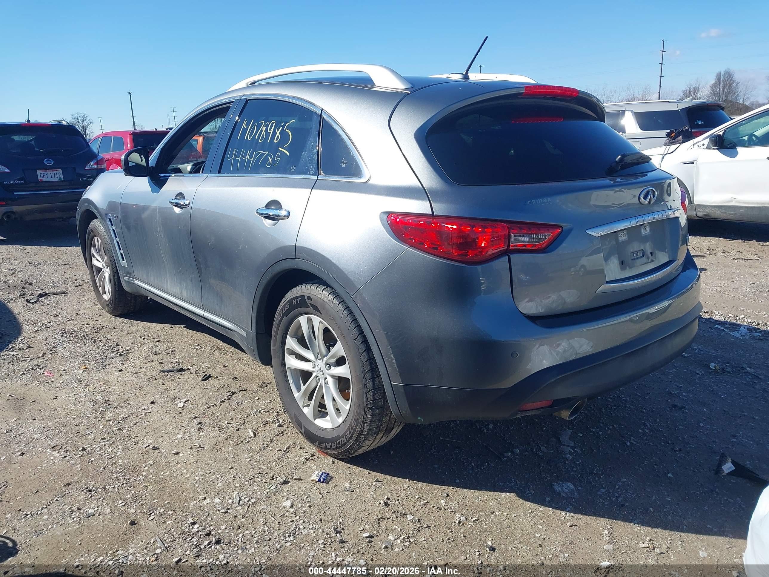 INFINITI QX70 image 3