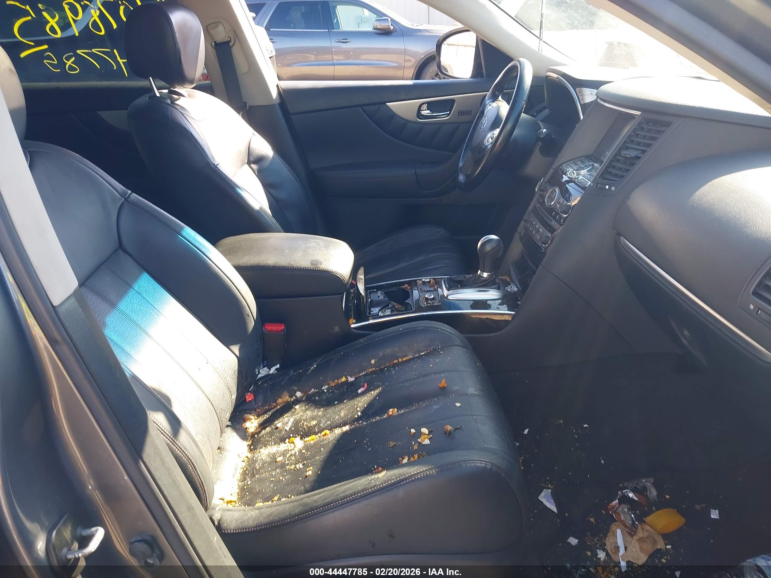 INFINITI QX70 image 5