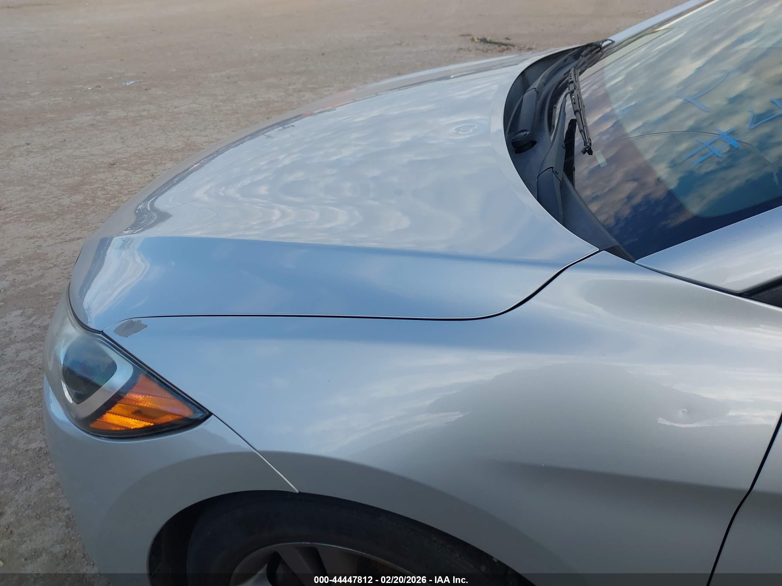 HYUNDAI ELANTRA image 6
