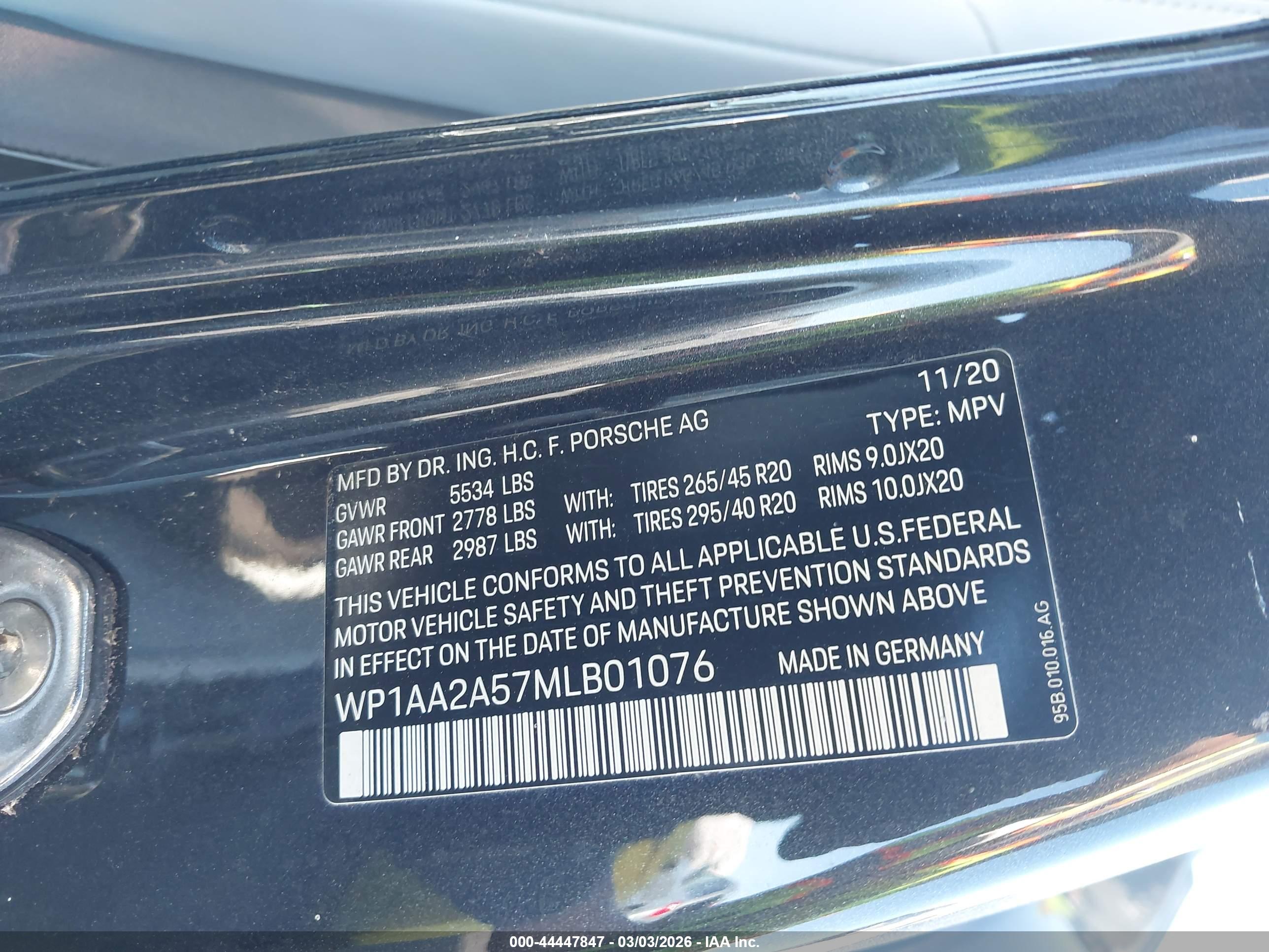 PORSCHE MACAN image 9