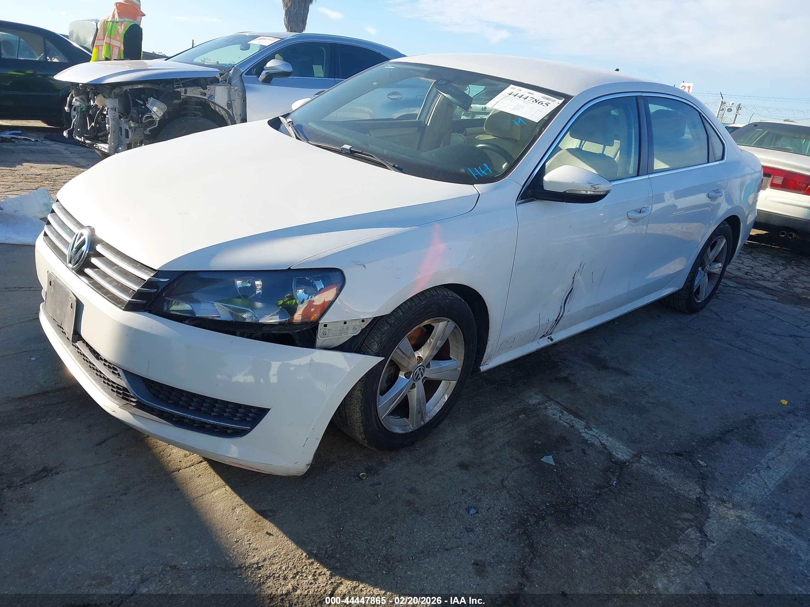VOLKSWAGEN PASSAT image 2